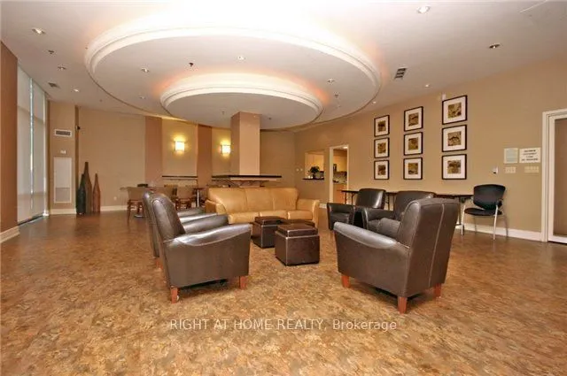 16 Harrison Garden Boulevard, #903
