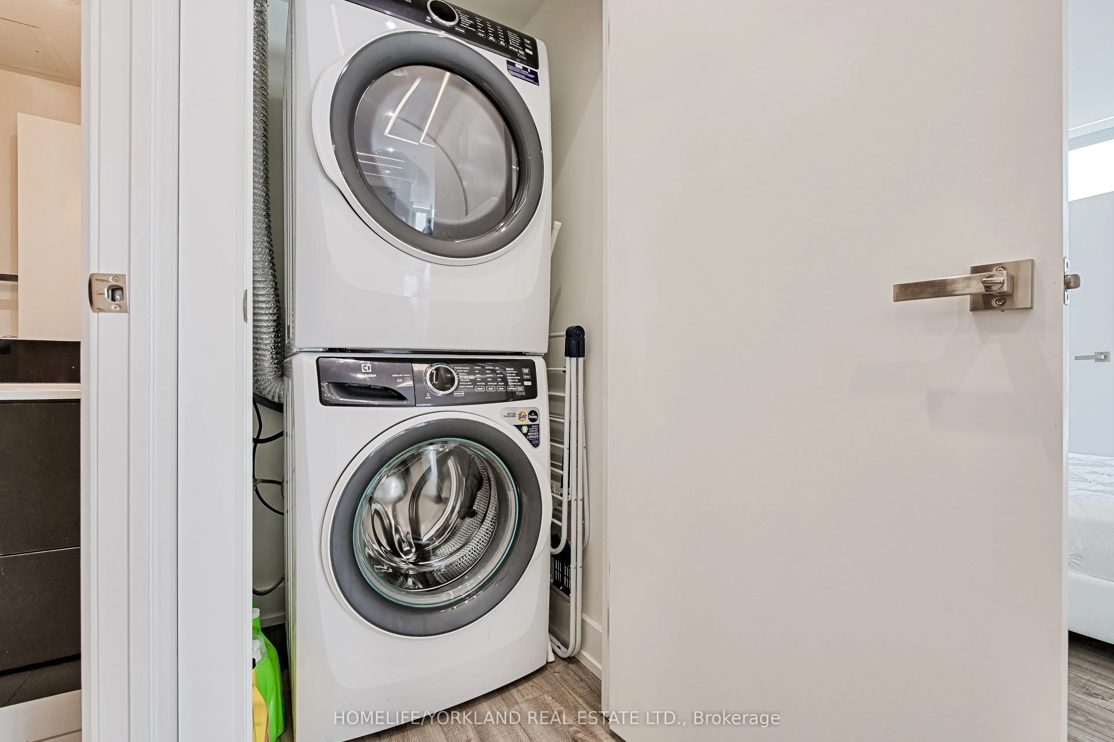 10 Navy Wharf Court, #3209