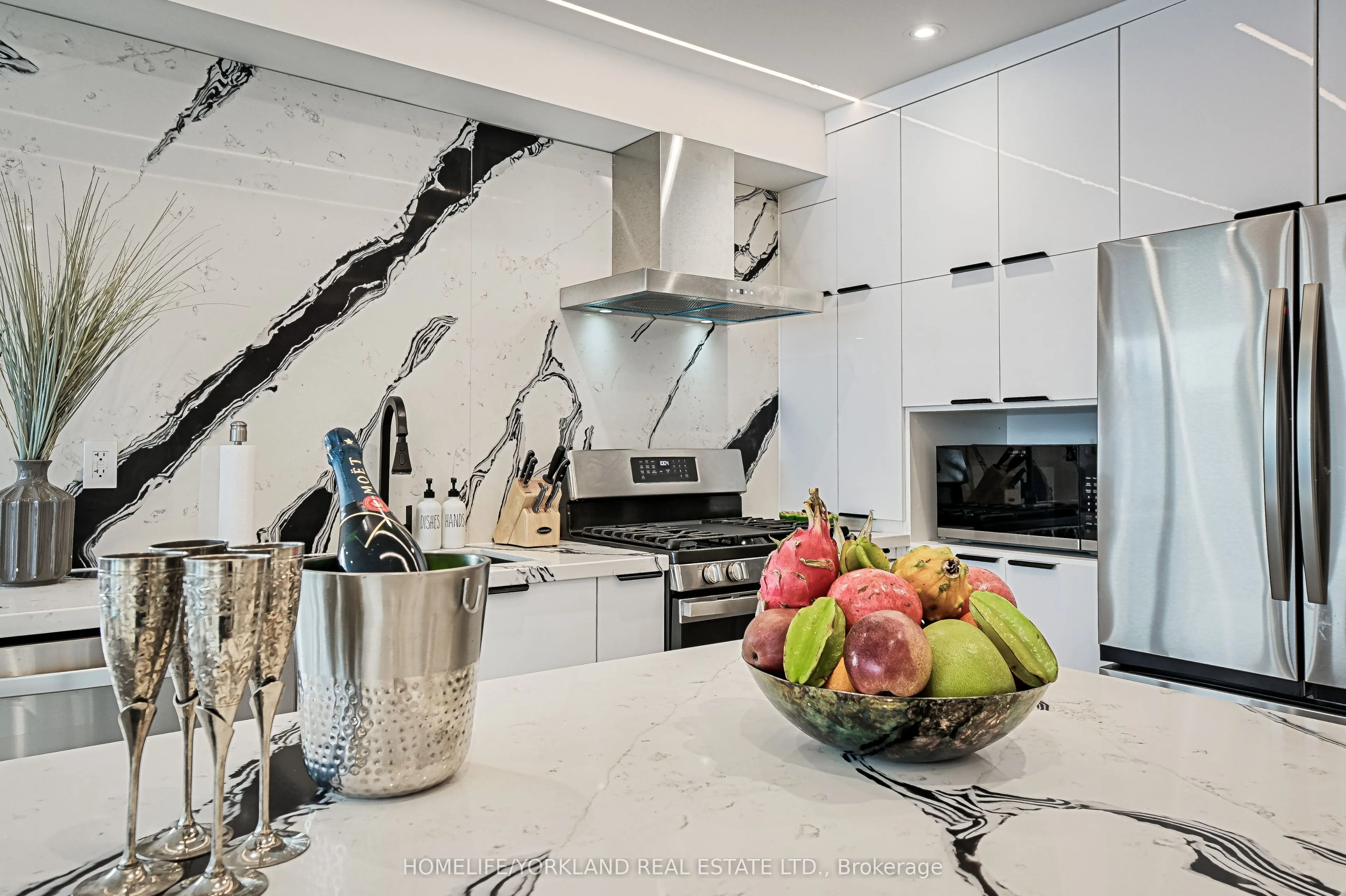 10 Navy Wharf Court, #3209