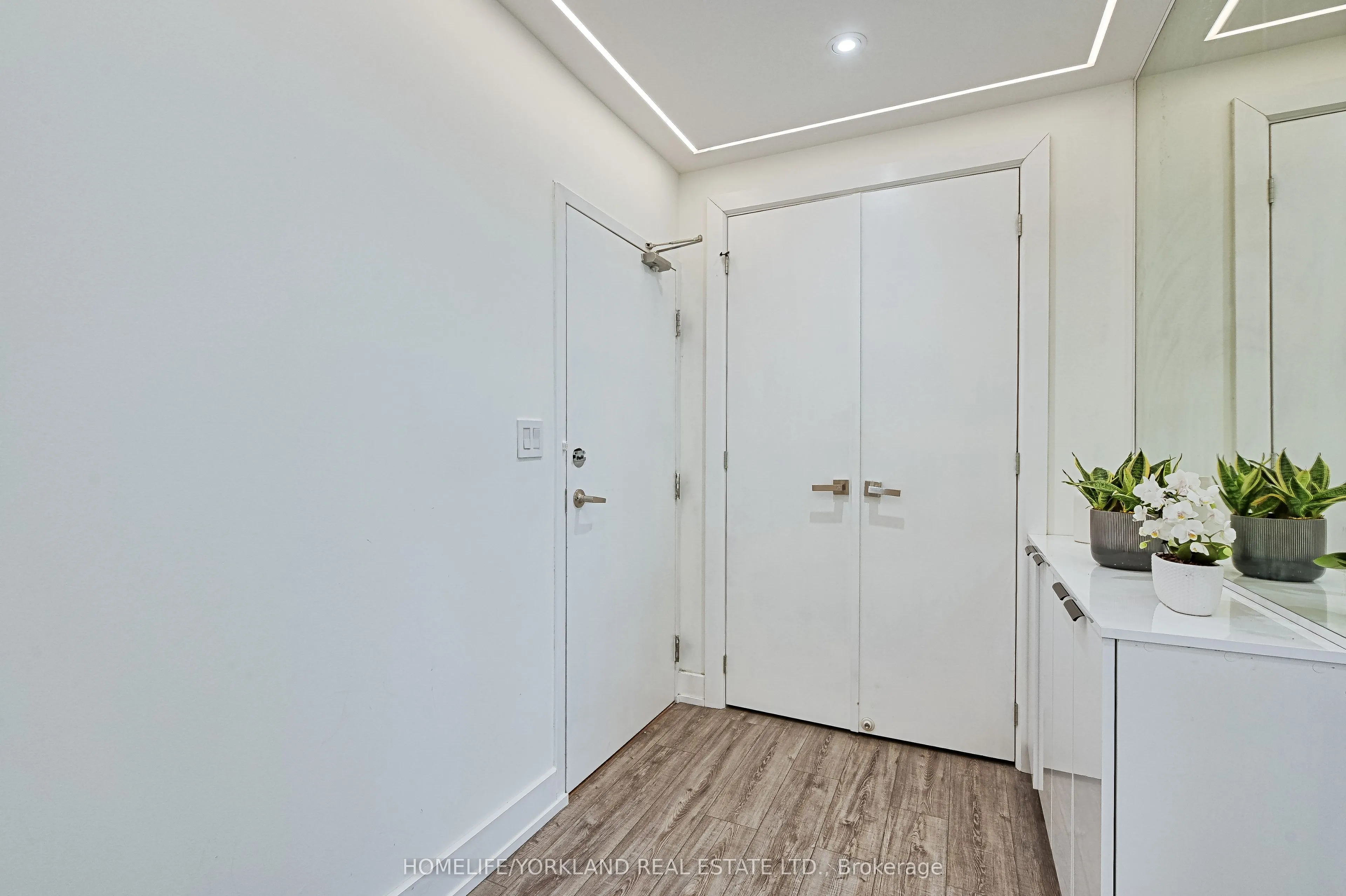 10 Navy Wharf Court, #3209