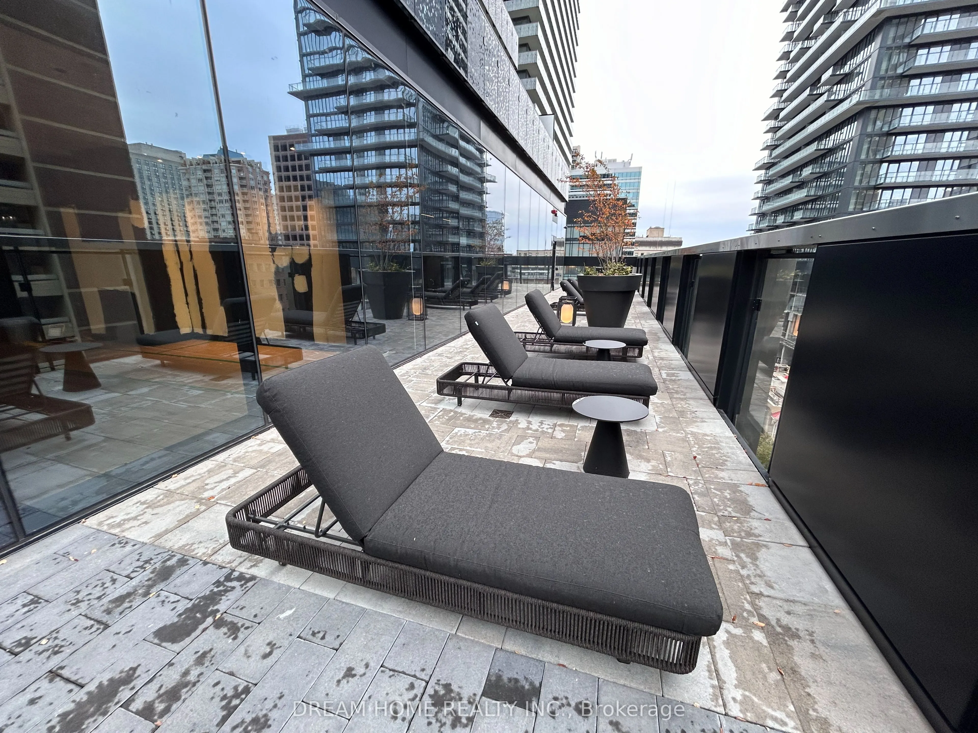 55 Charles Street E, #1413