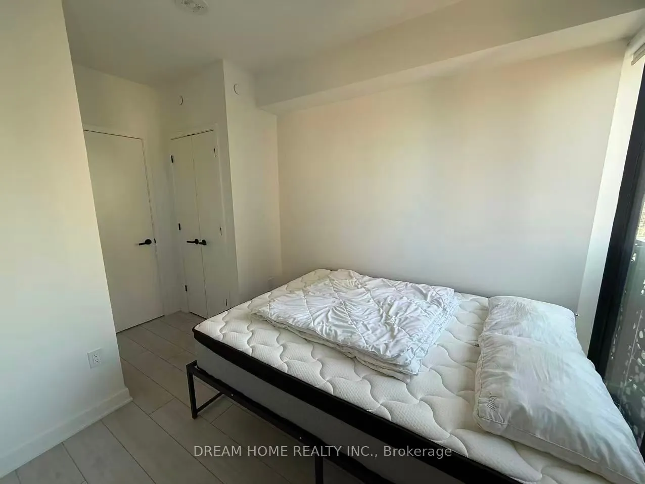 55 Charles Street E, #1413