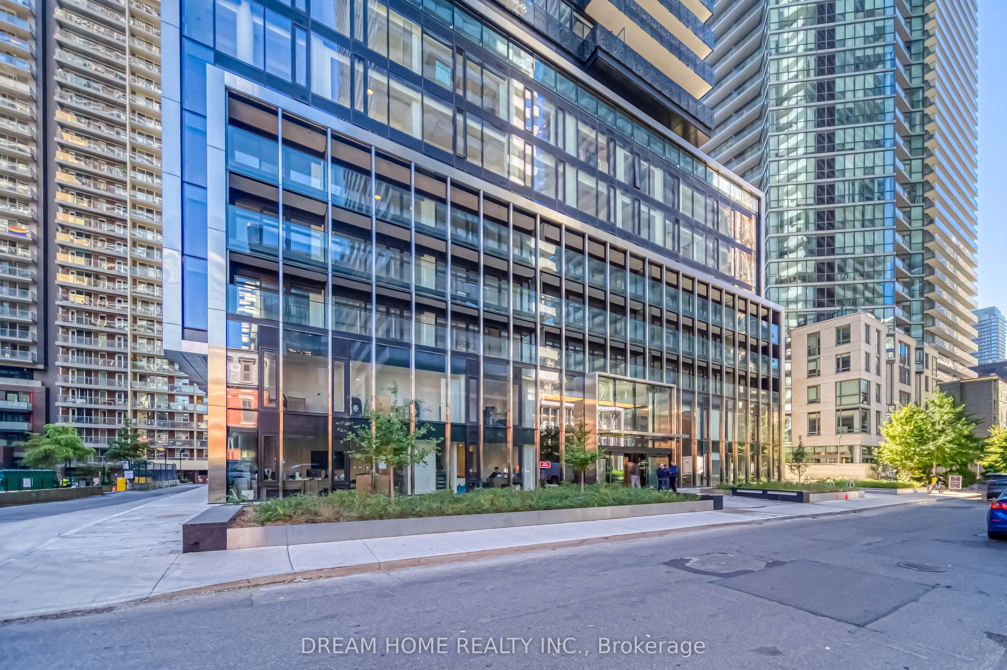 55 Charles Street E, #1413