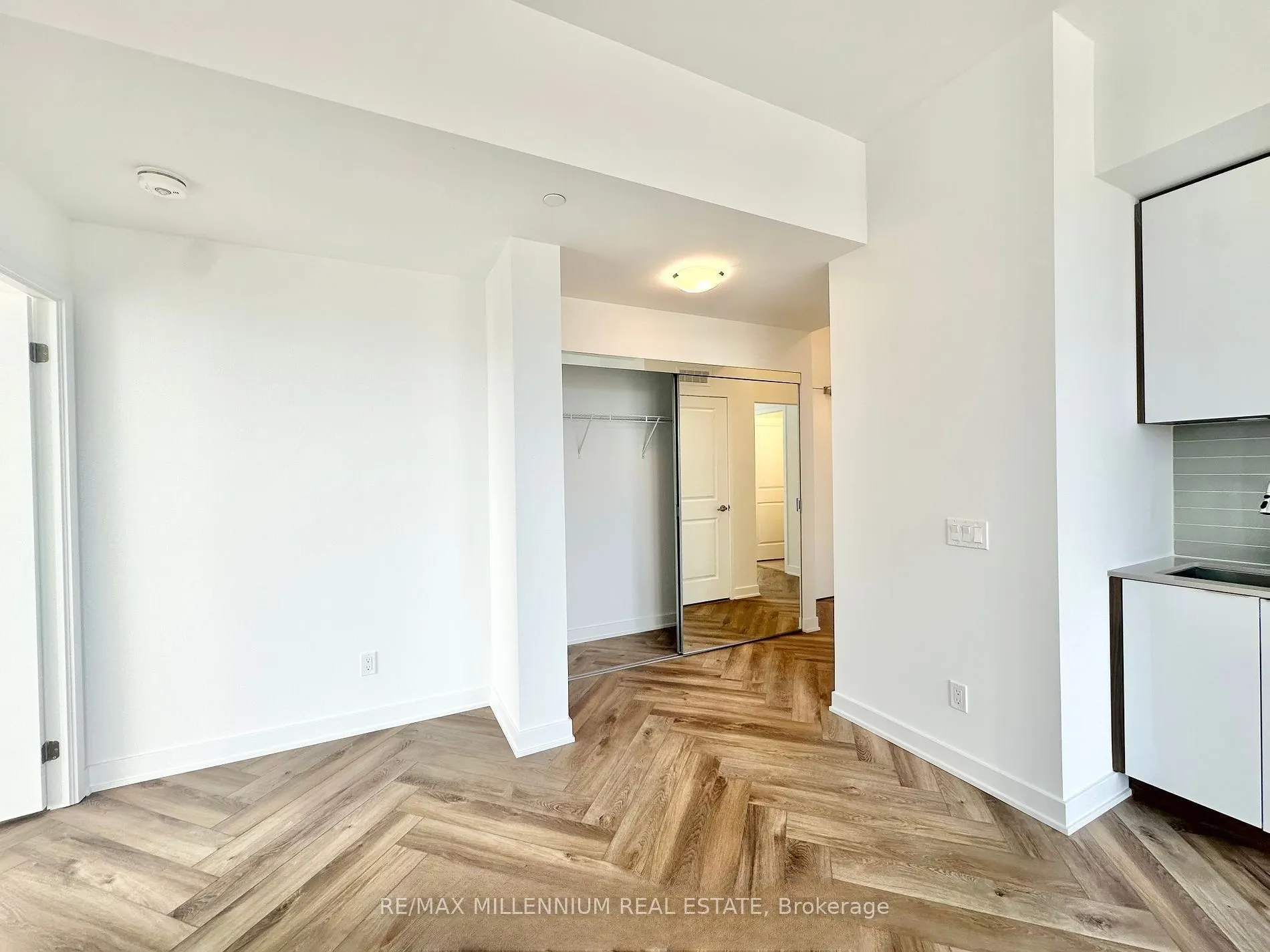 543 Richmond Street, #PH04