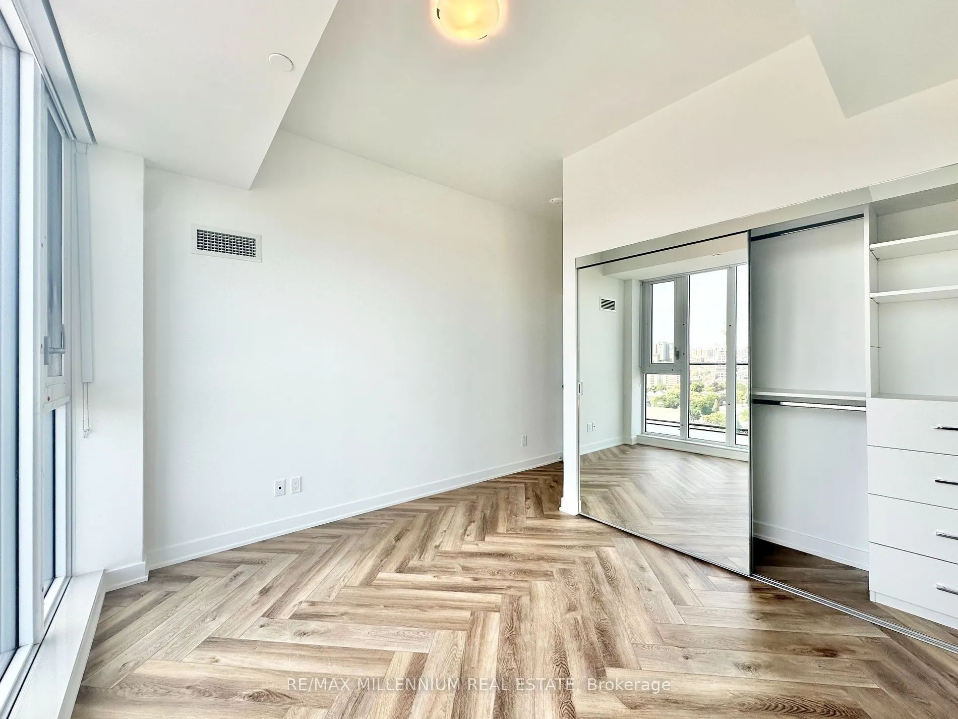 543 Richmond Street, #PH04