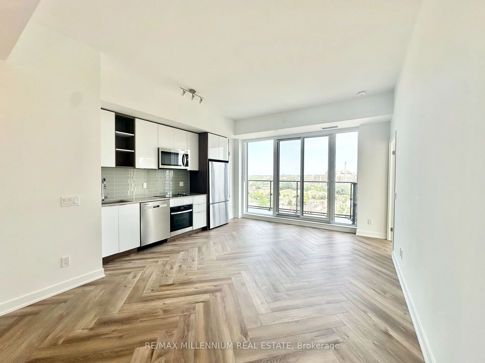 543 Richmond Street, #PH04