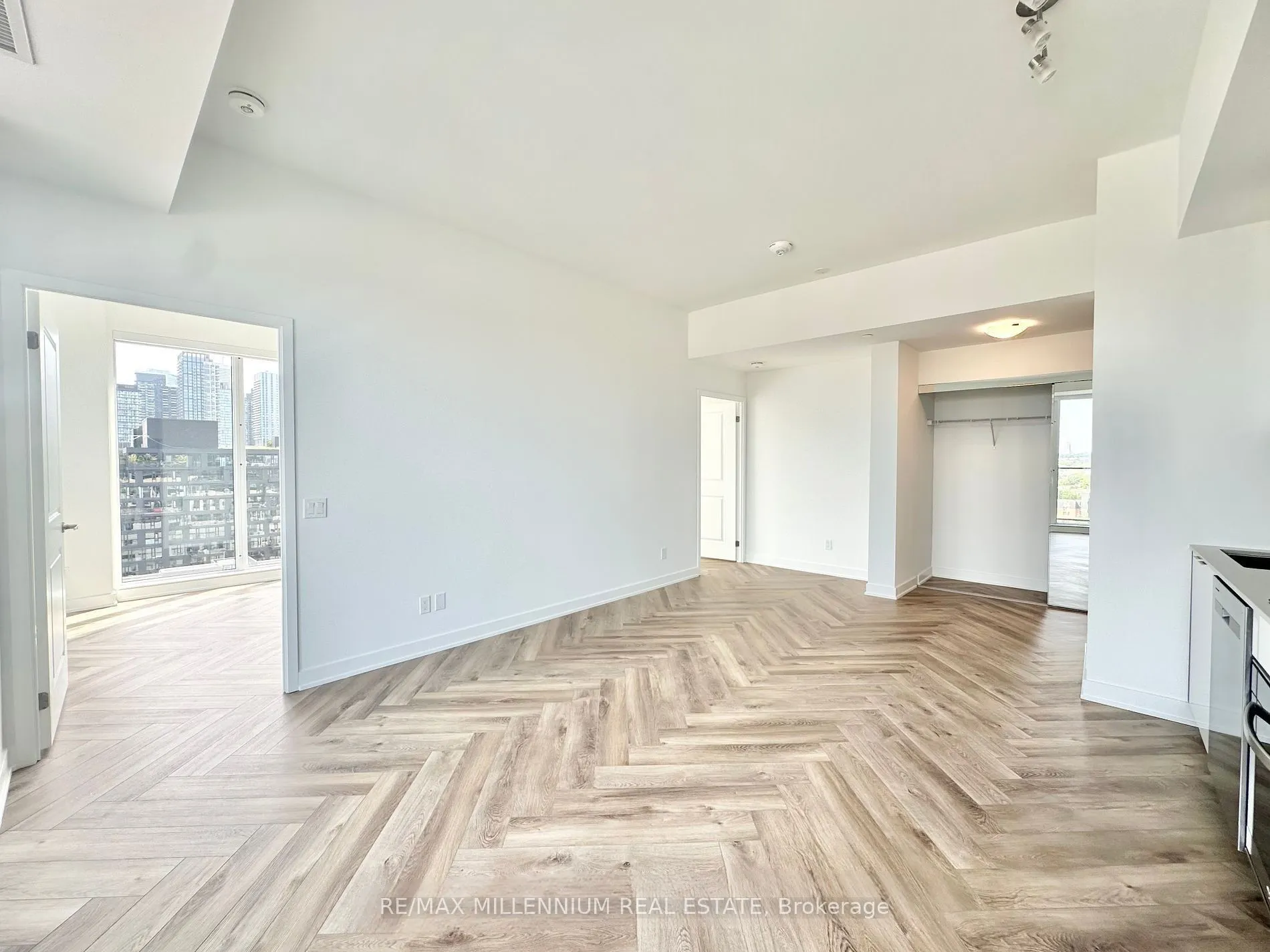 543 Richmond Street, #PH04