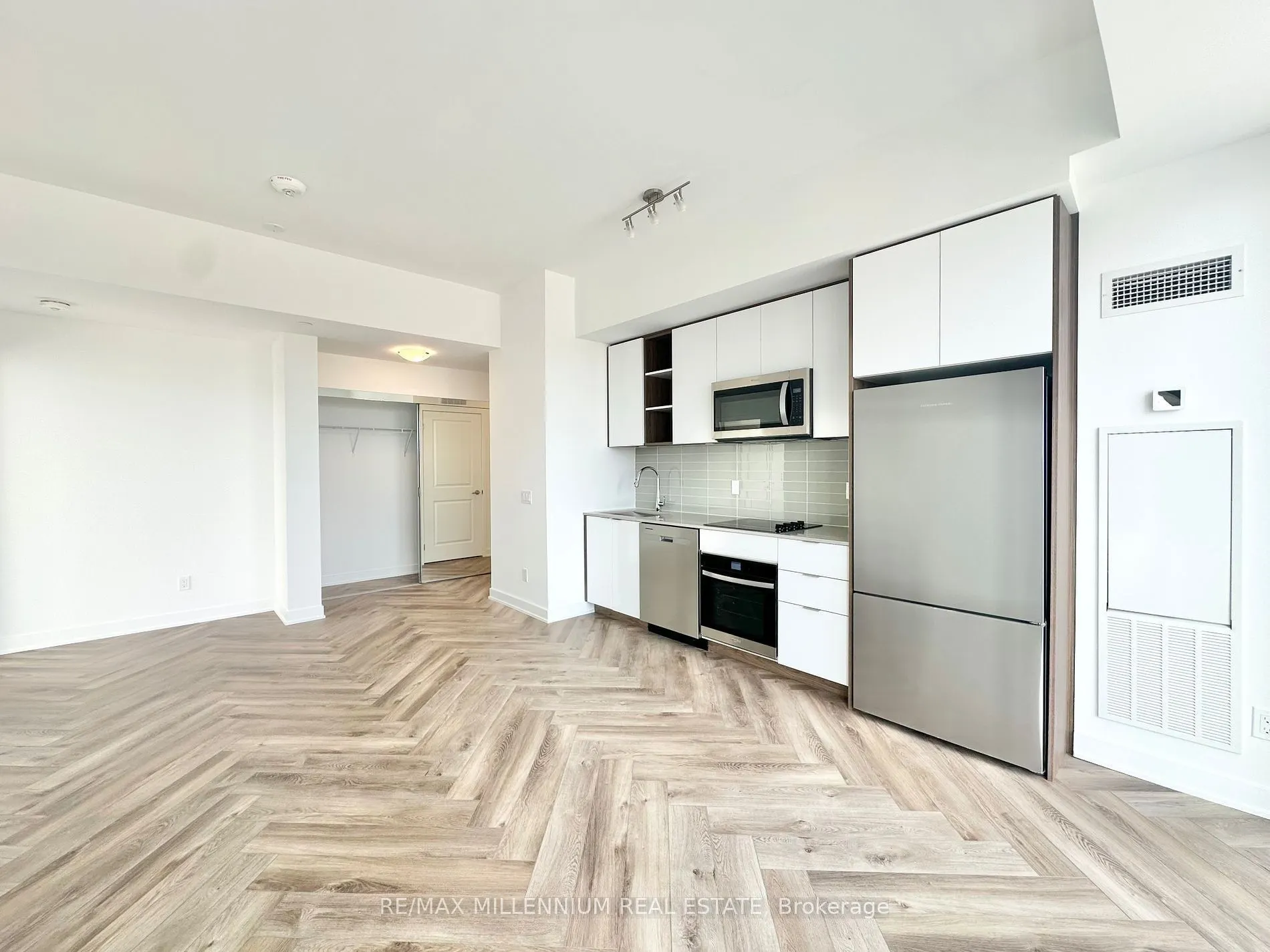 543 Richmond Street, #PH04