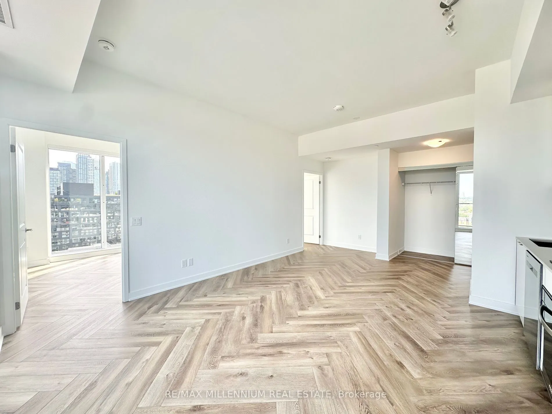 543 Richmond Street, #PH04