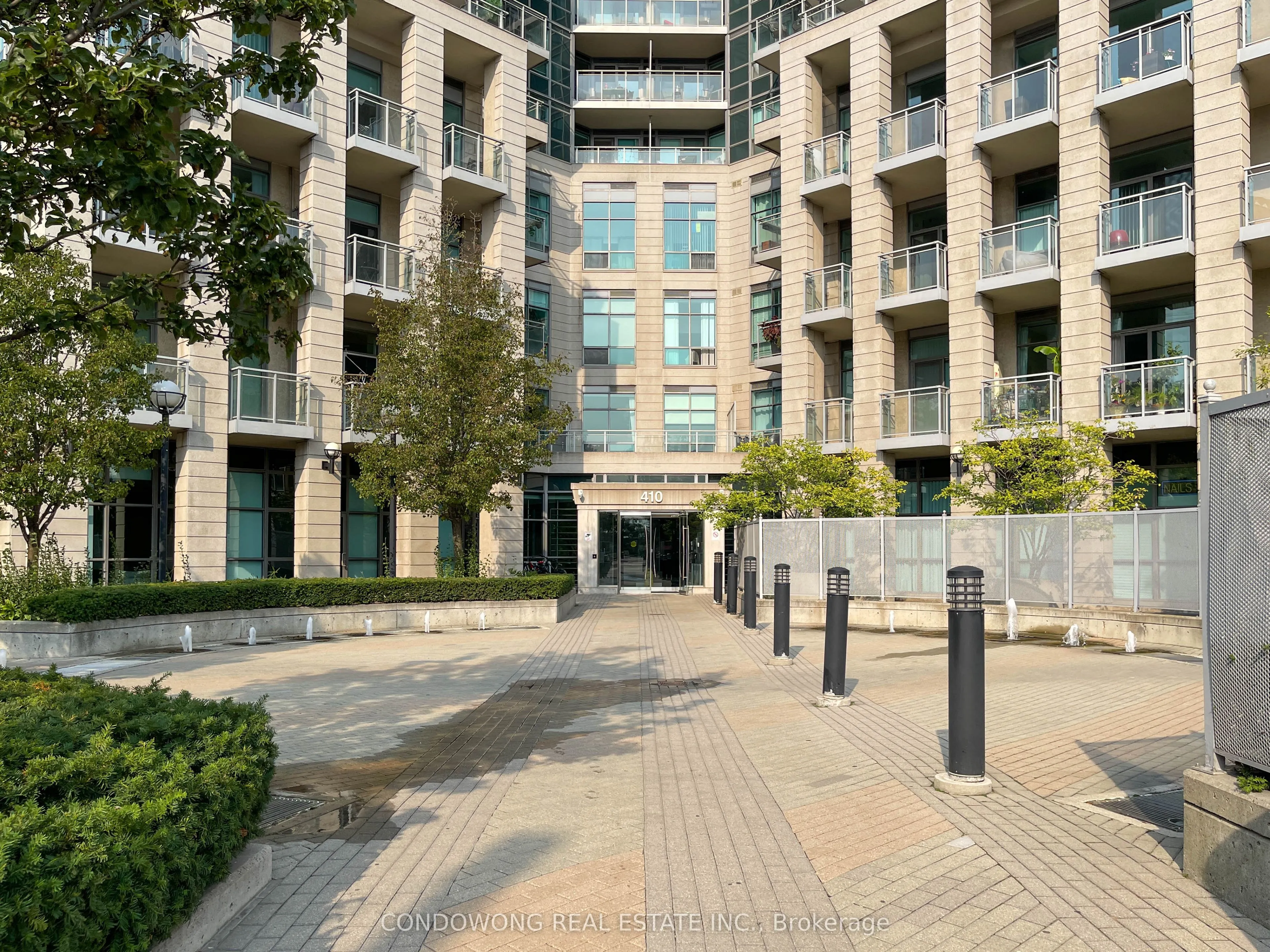 410 Queens Quay W, #907