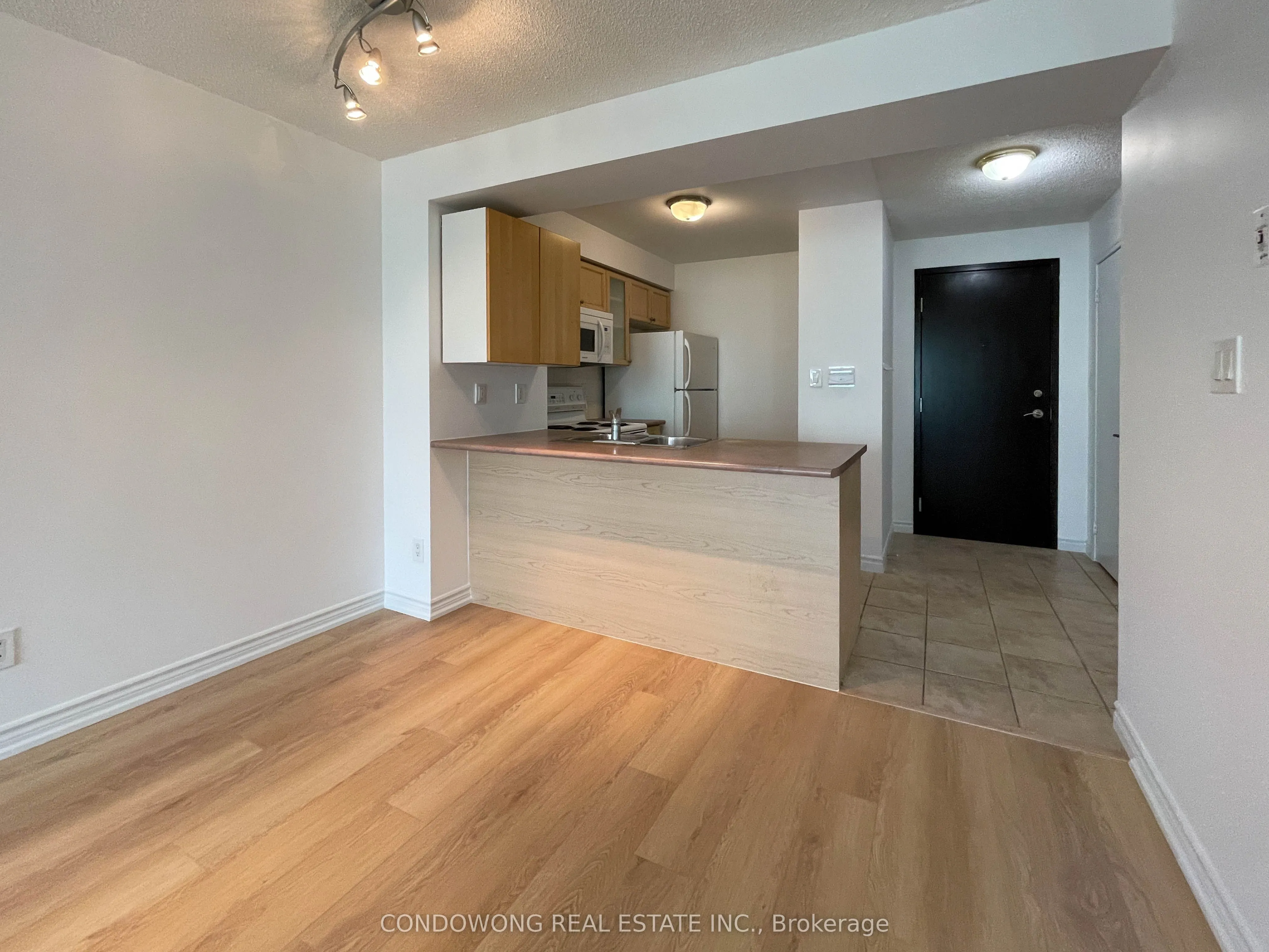 410 Queens Quay W, #907