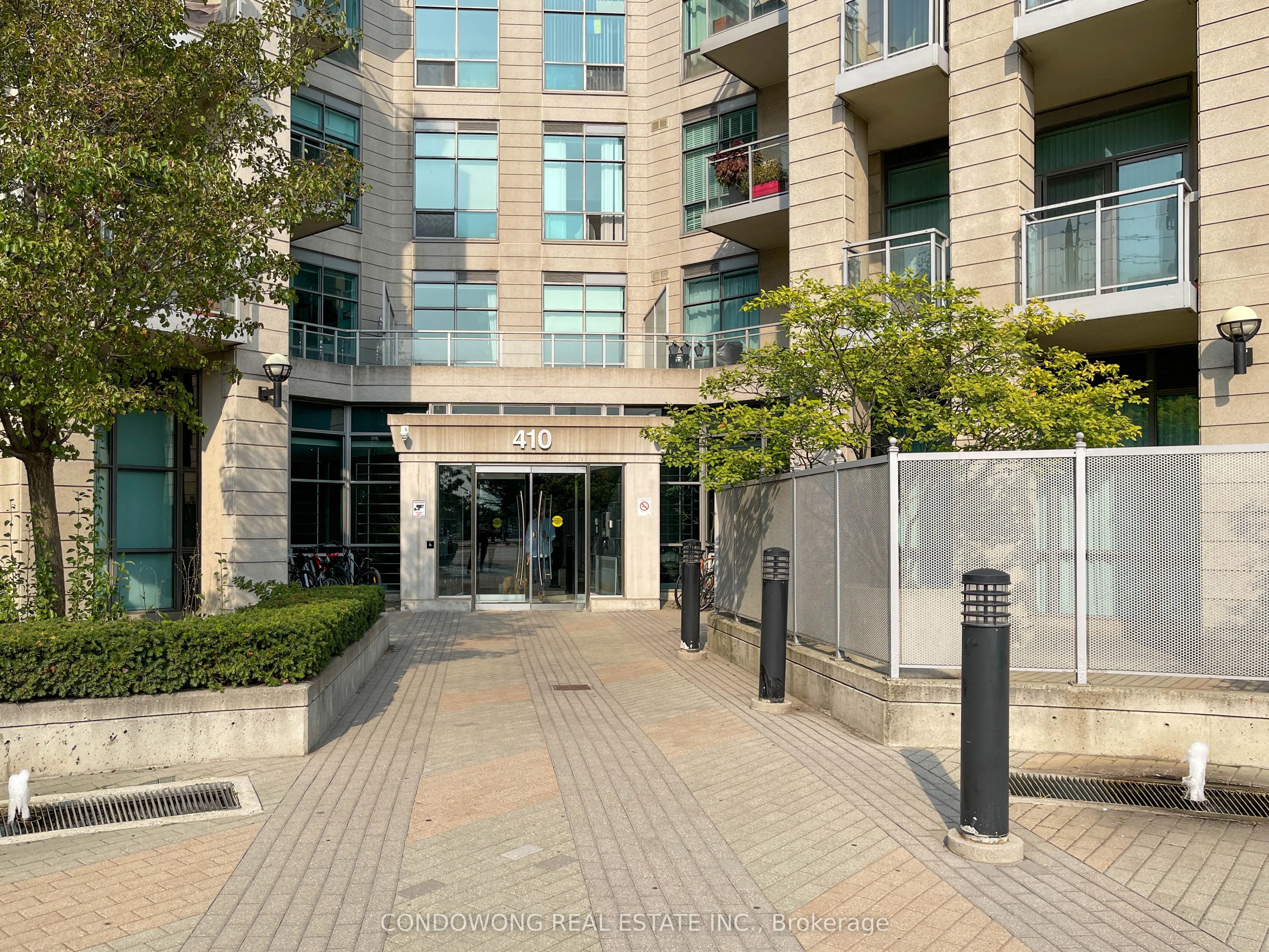 410 Queens Quay W, #907