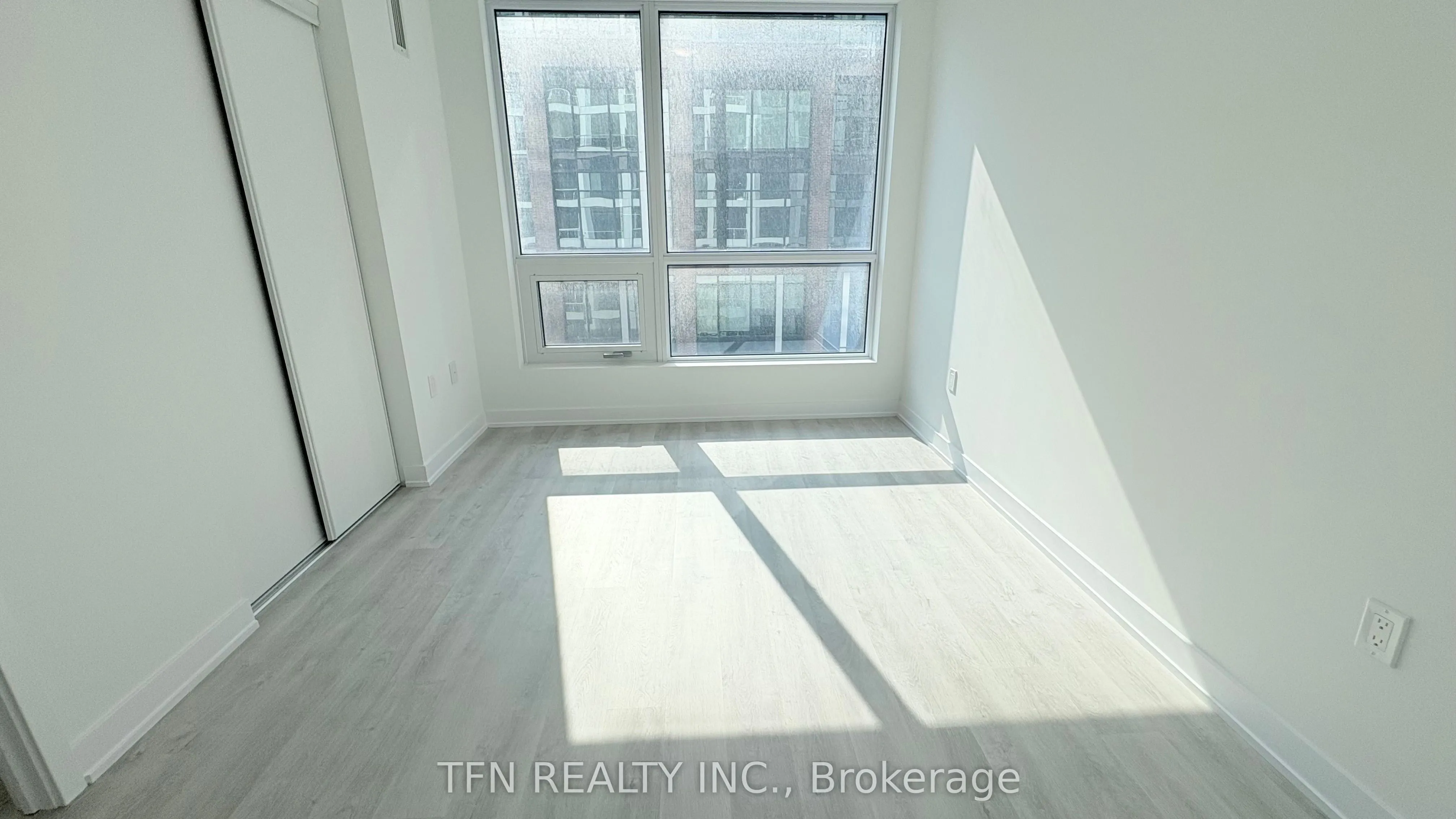 15 Richardson Street, #1027