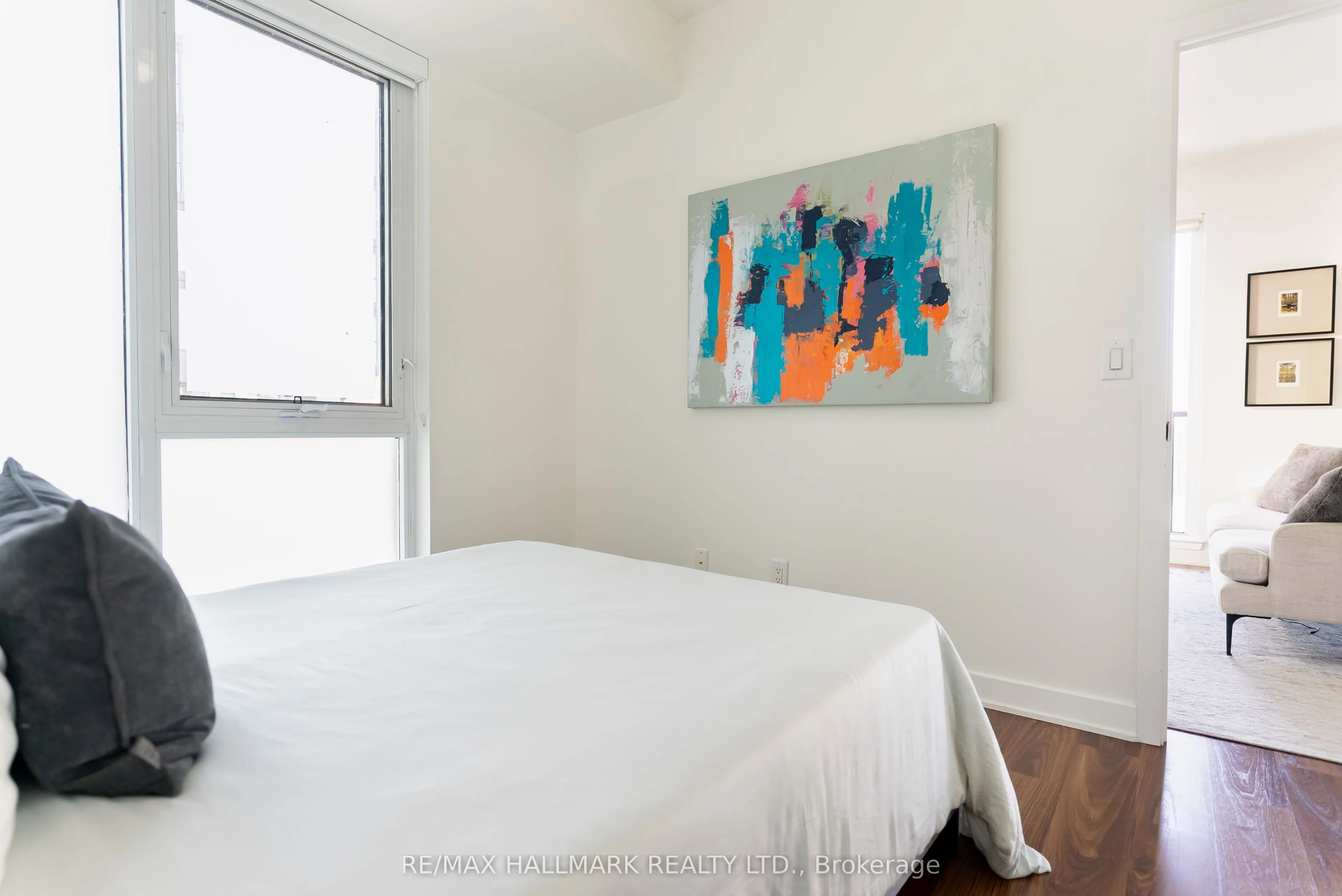 260 Sackville Street, #813