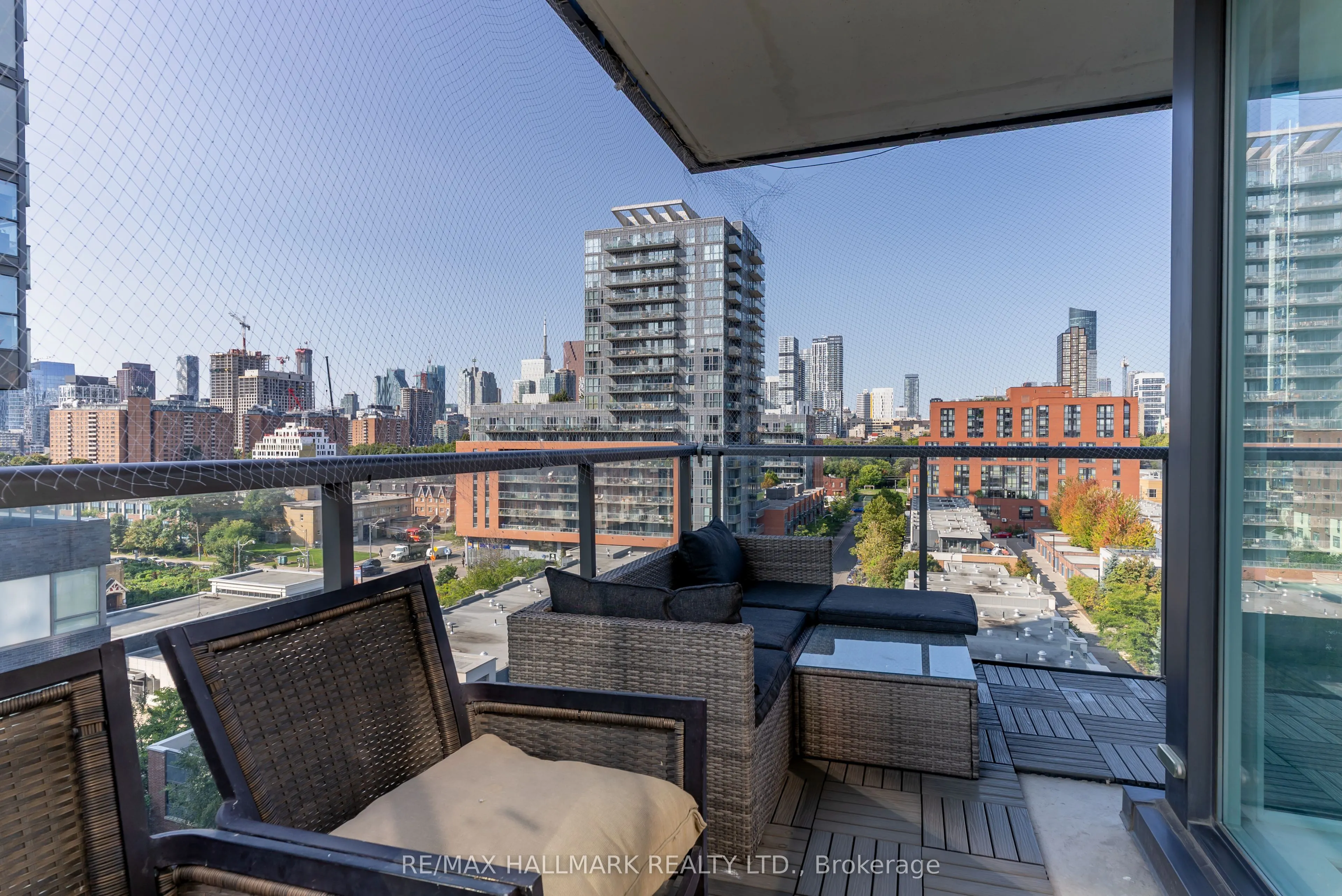 260 Sackville Street, #813
