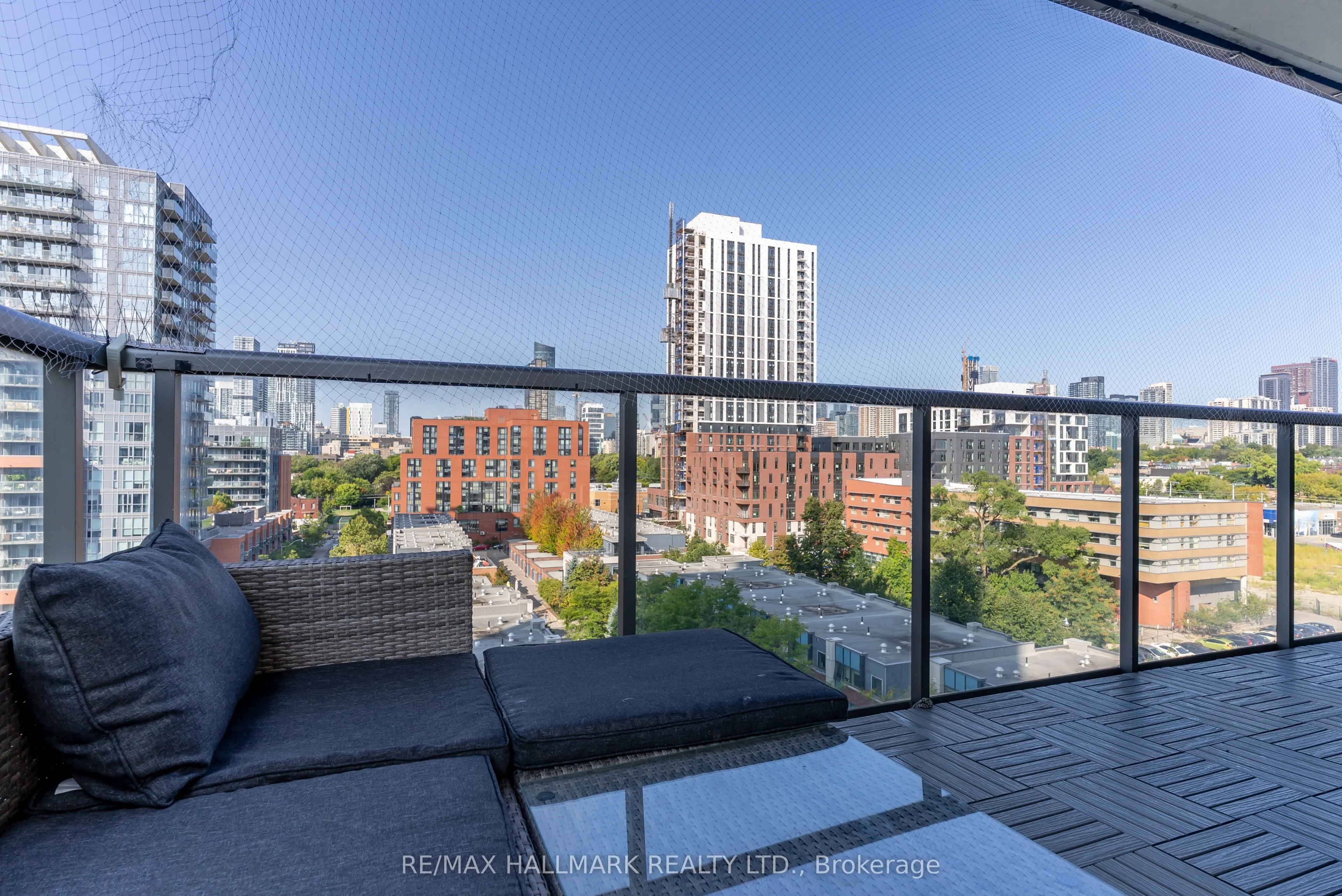 260 Sackville Street, #813