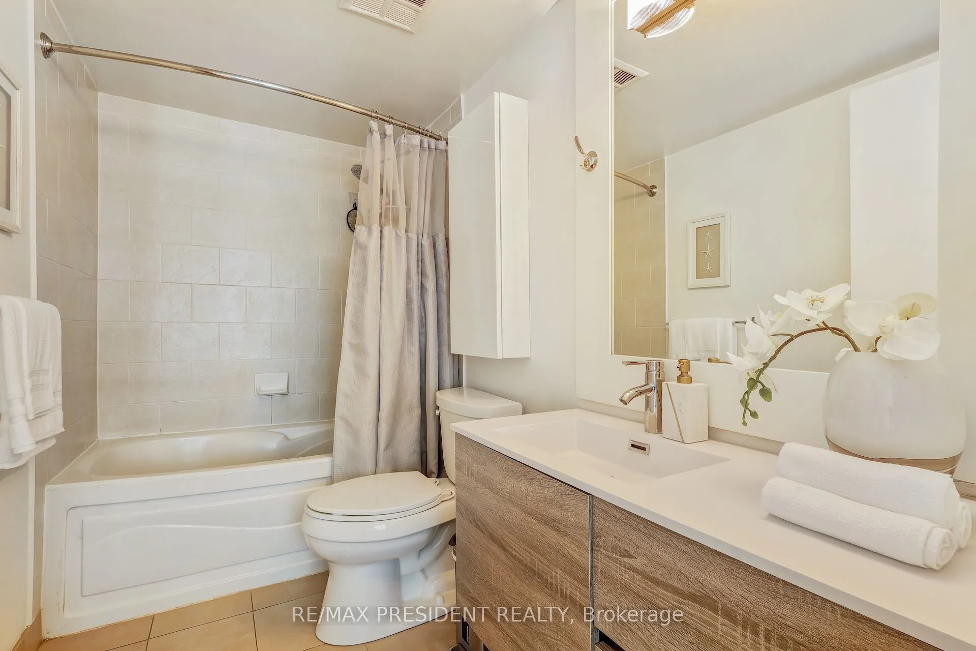 81 Navy Wharf Court, #3608