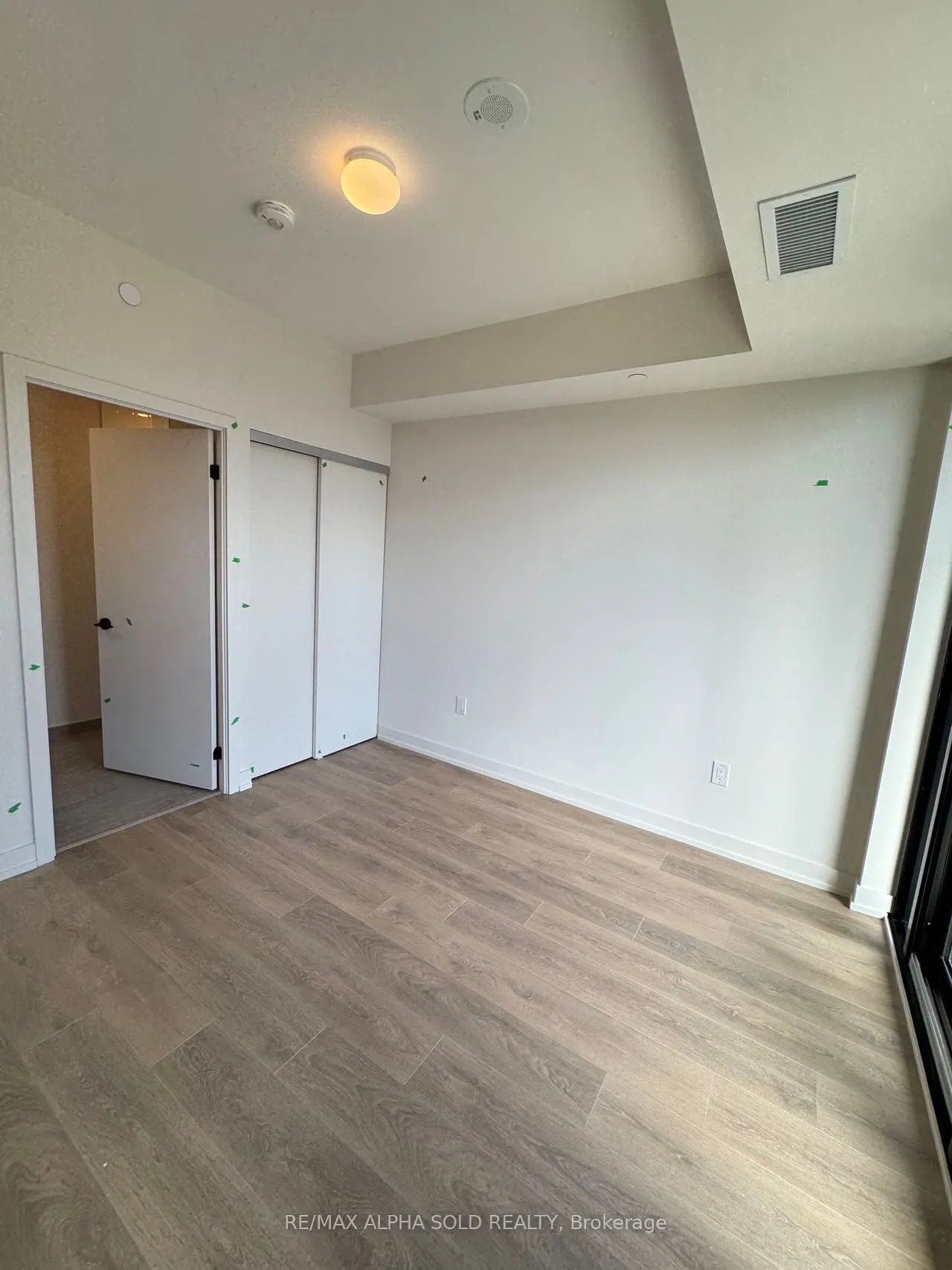 181 Sterling Road, #LPH03