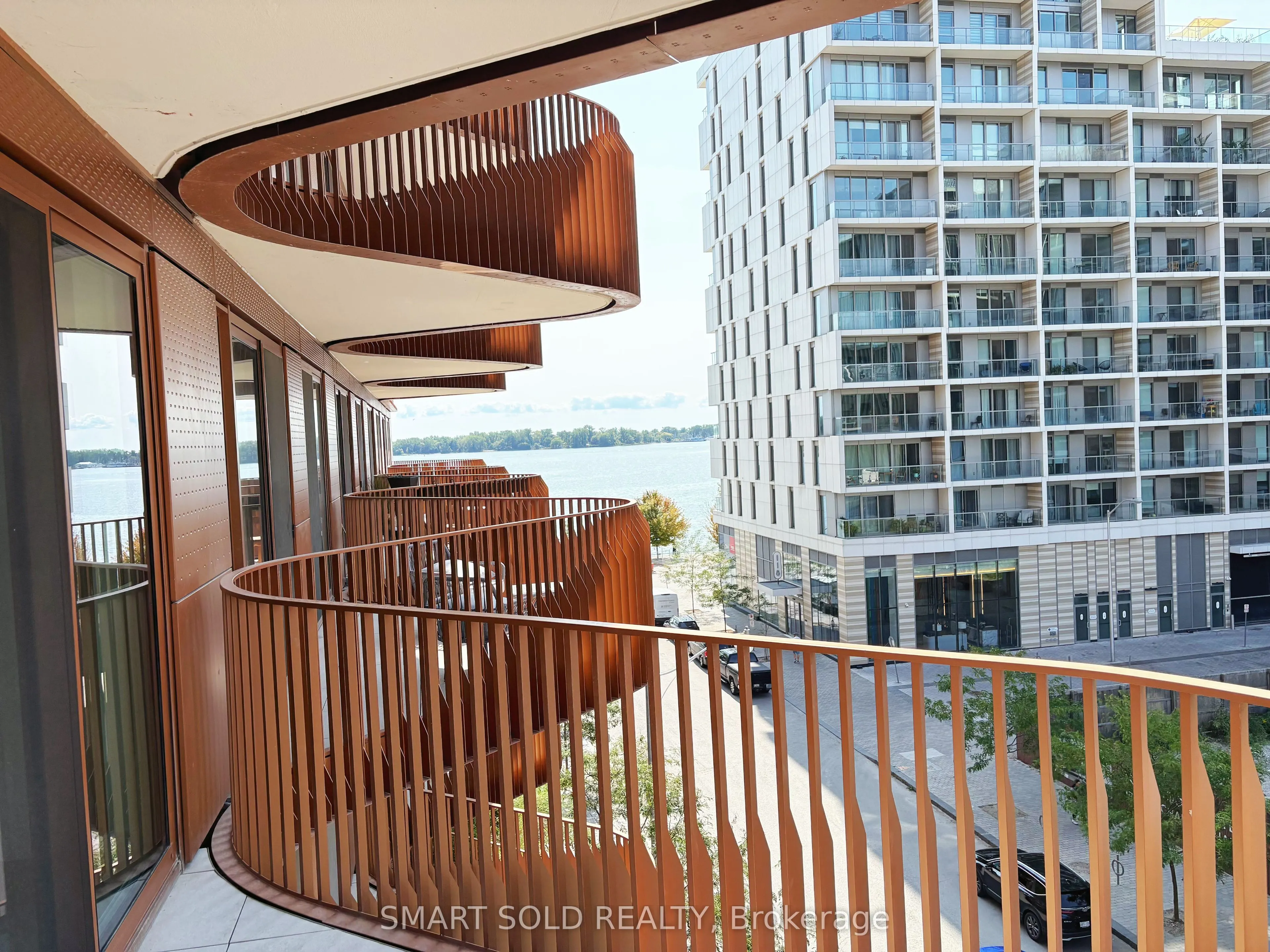 155 Merchants' Wharf, #423