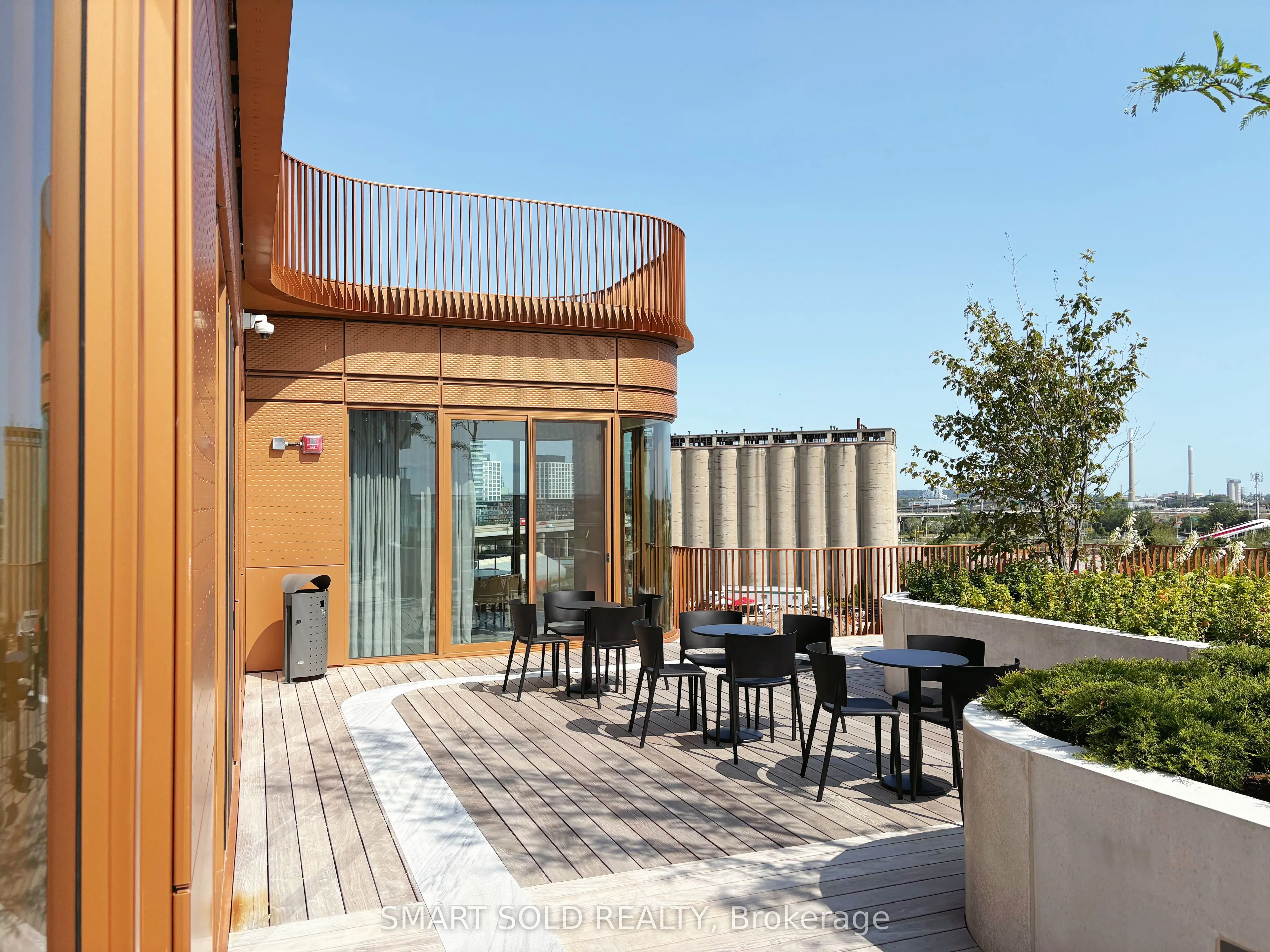 155 Merchants' Wharf, #423