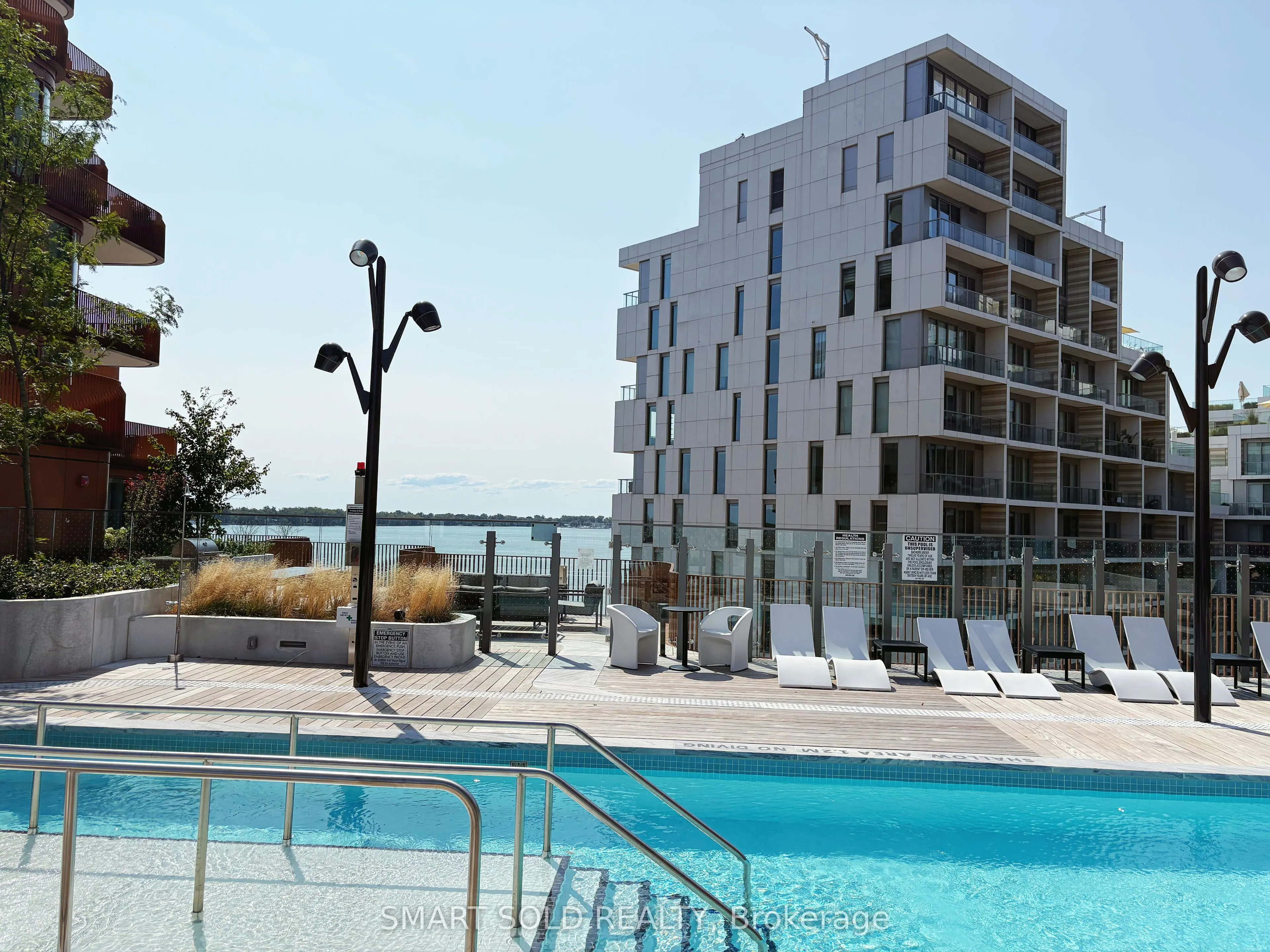 155 Merchants' Wharf, #423