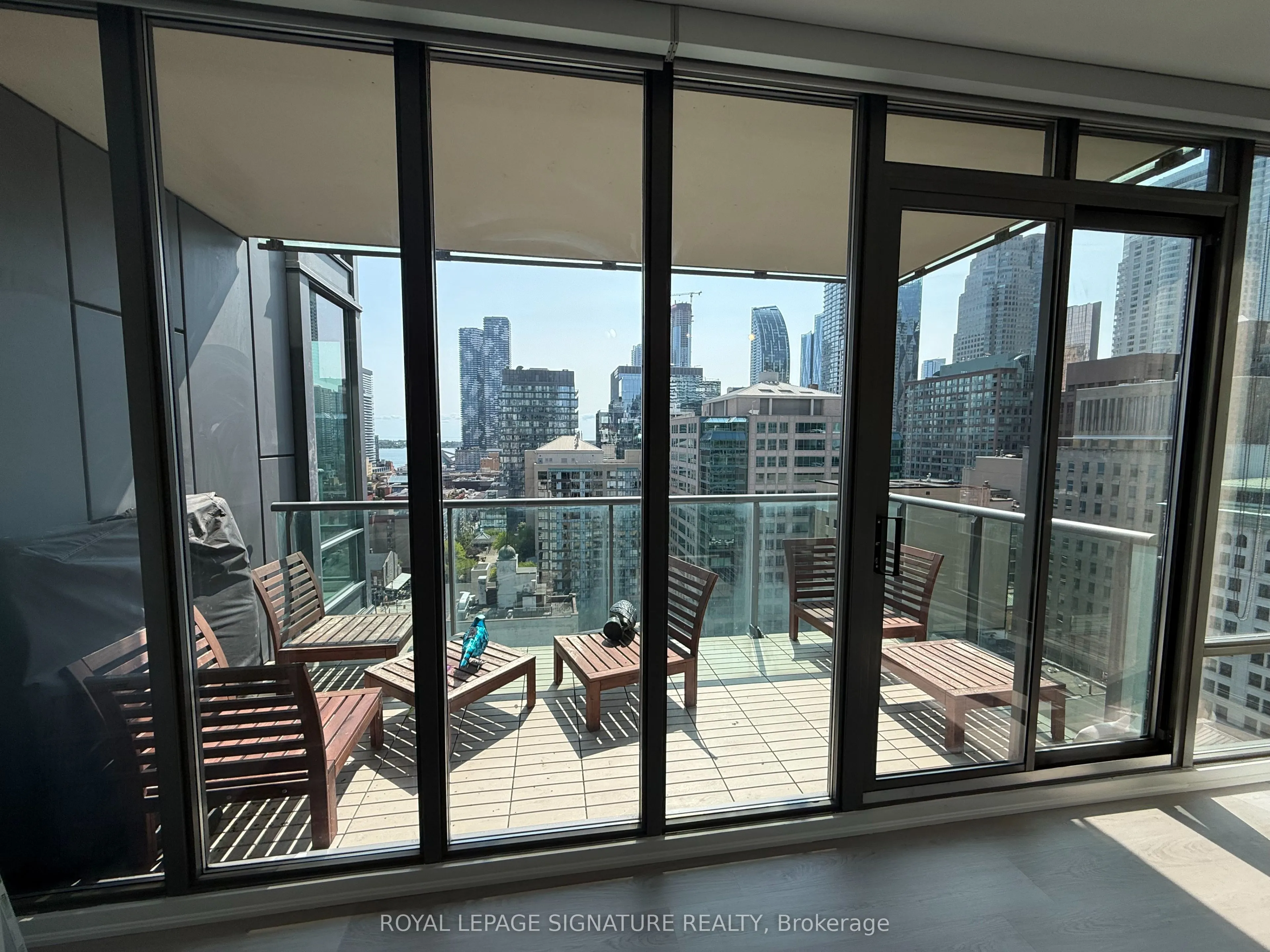 33 Lombard Street, #1802