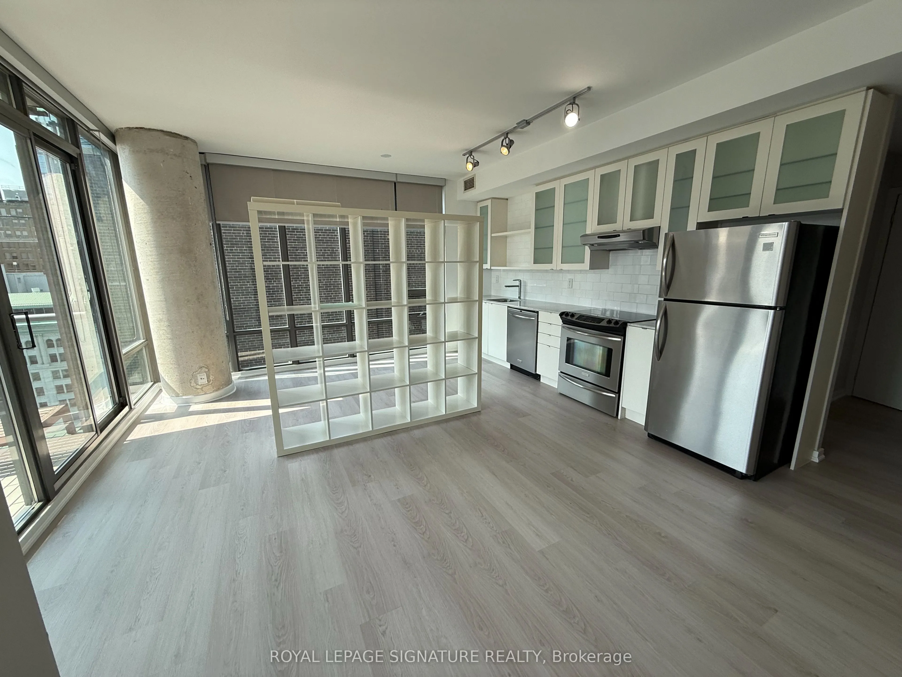 33 Lombard Street, #1802
