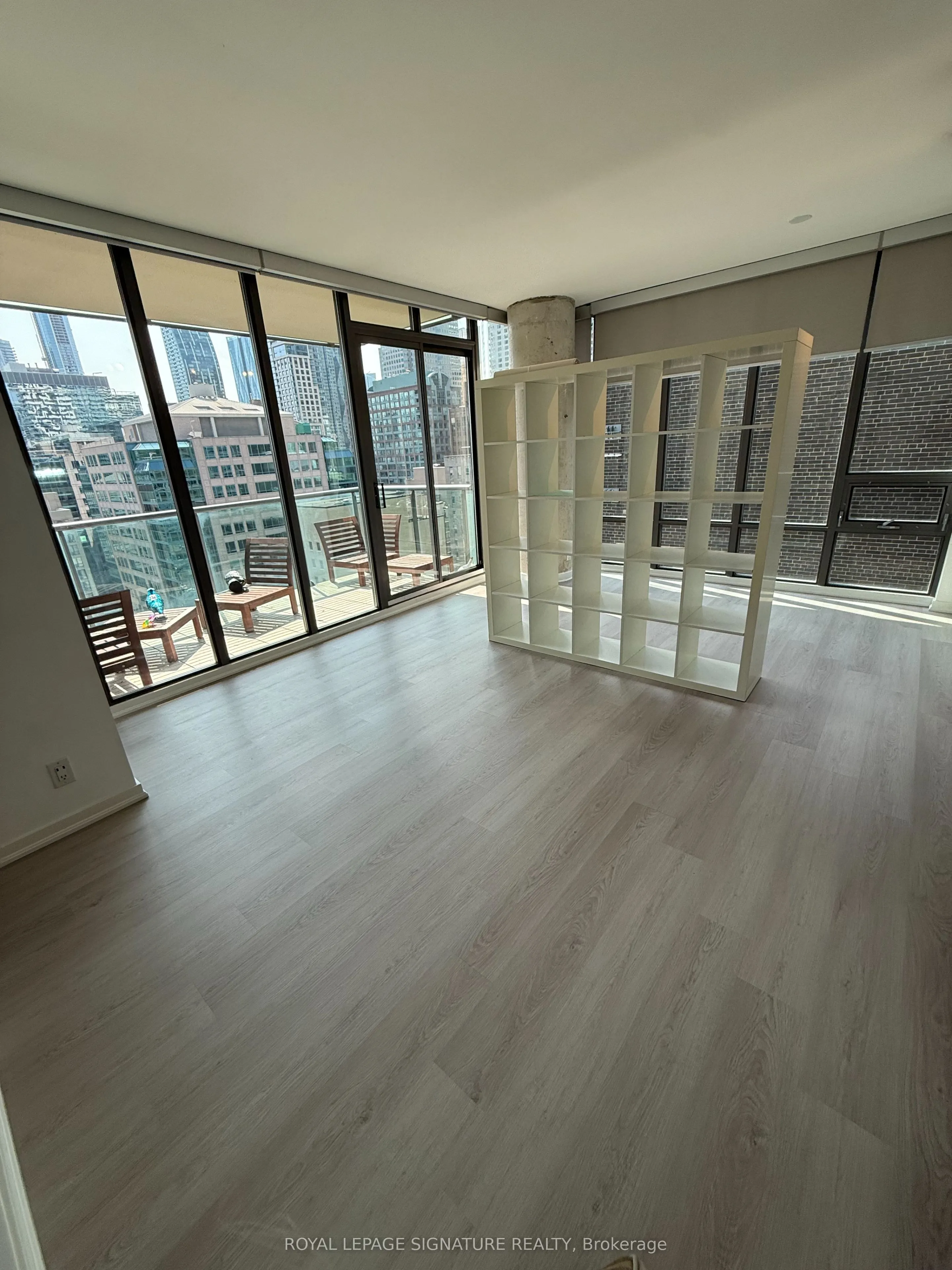 33 Lombard Street, #1802