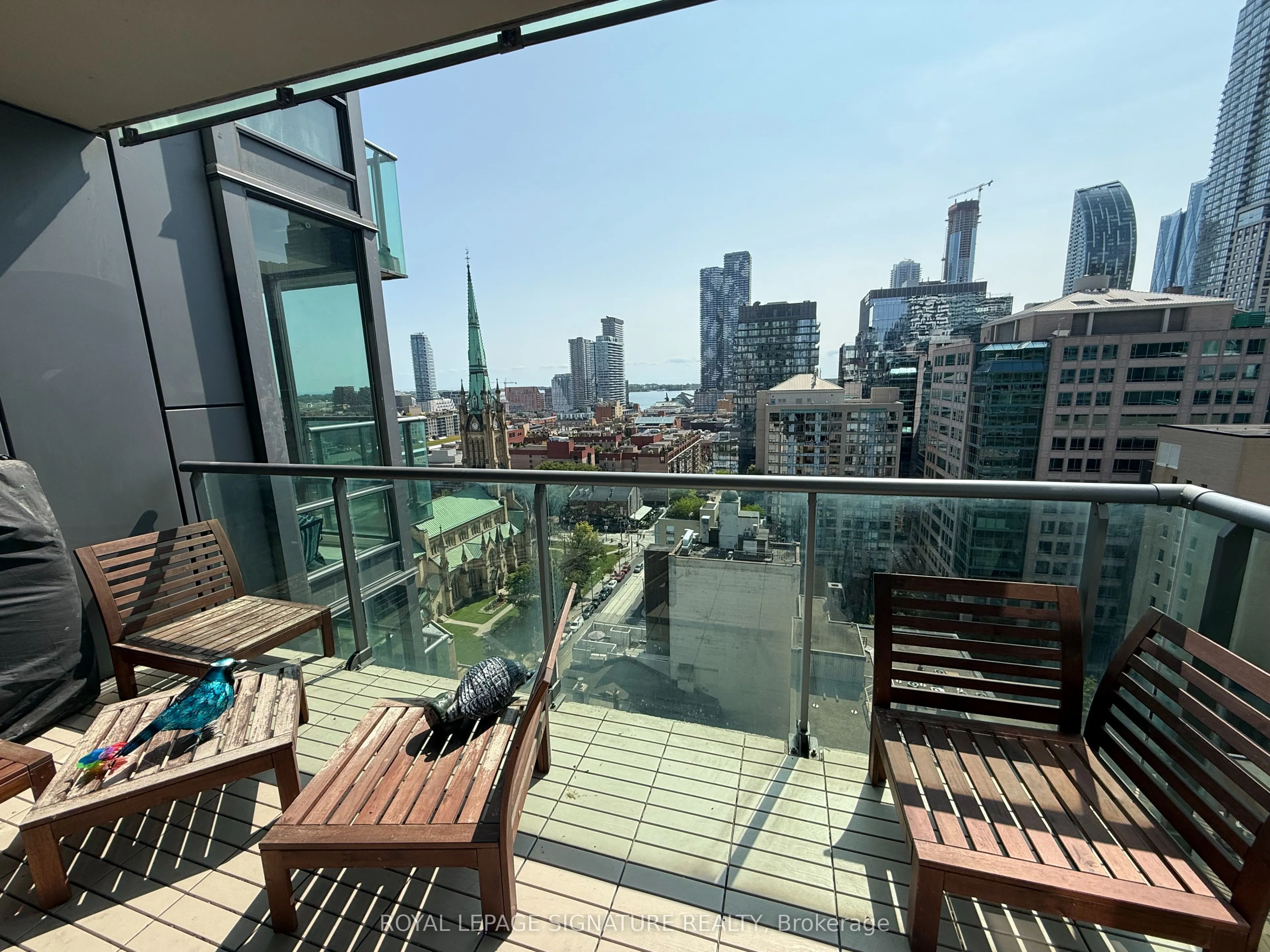33 Lombard Street, #1802
