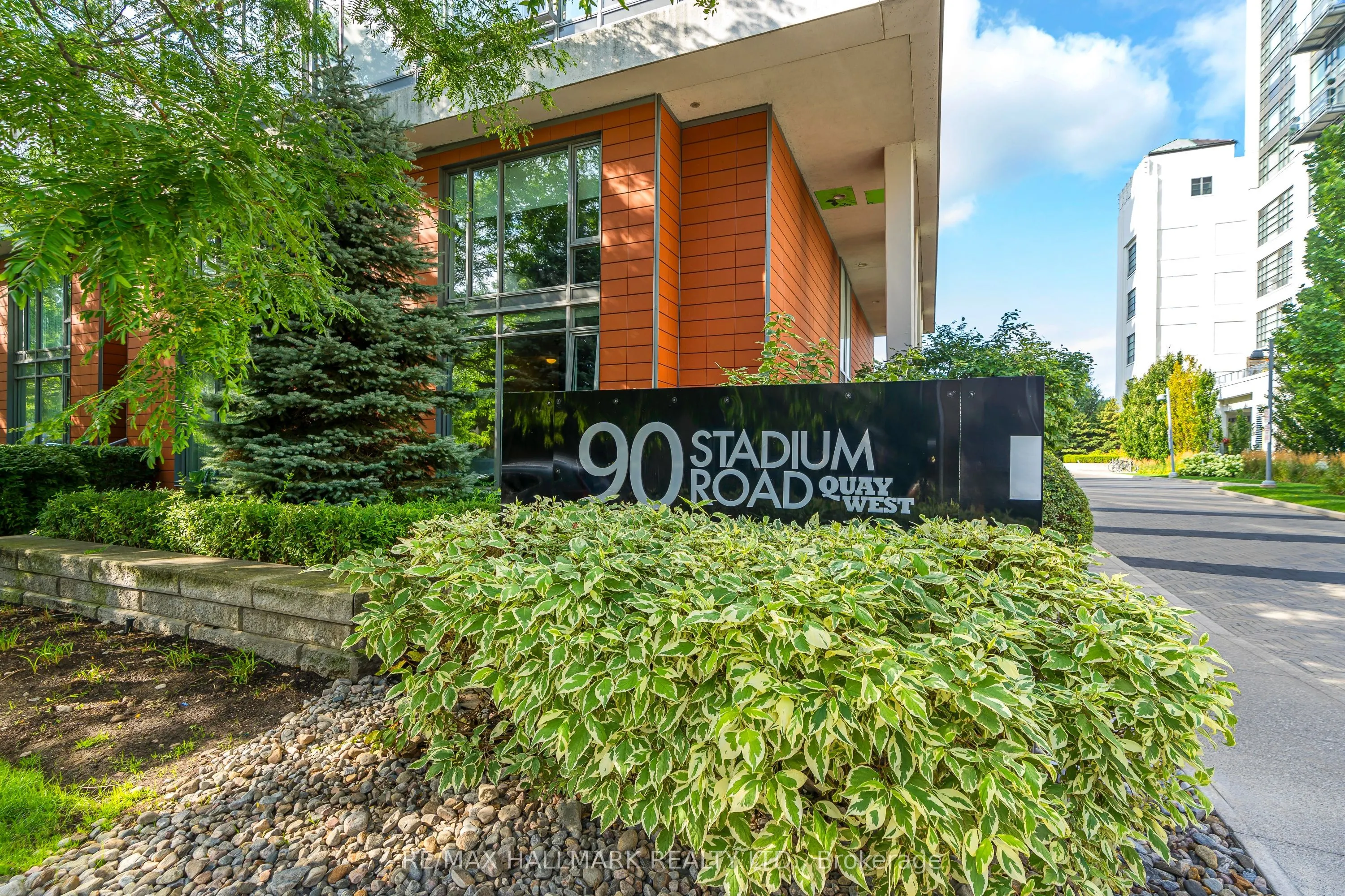 90 Stadium Road, #919