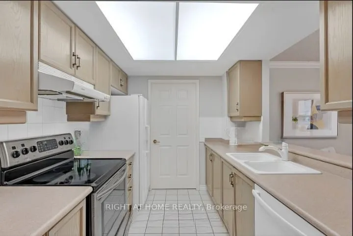 18 Concorde Place, #307