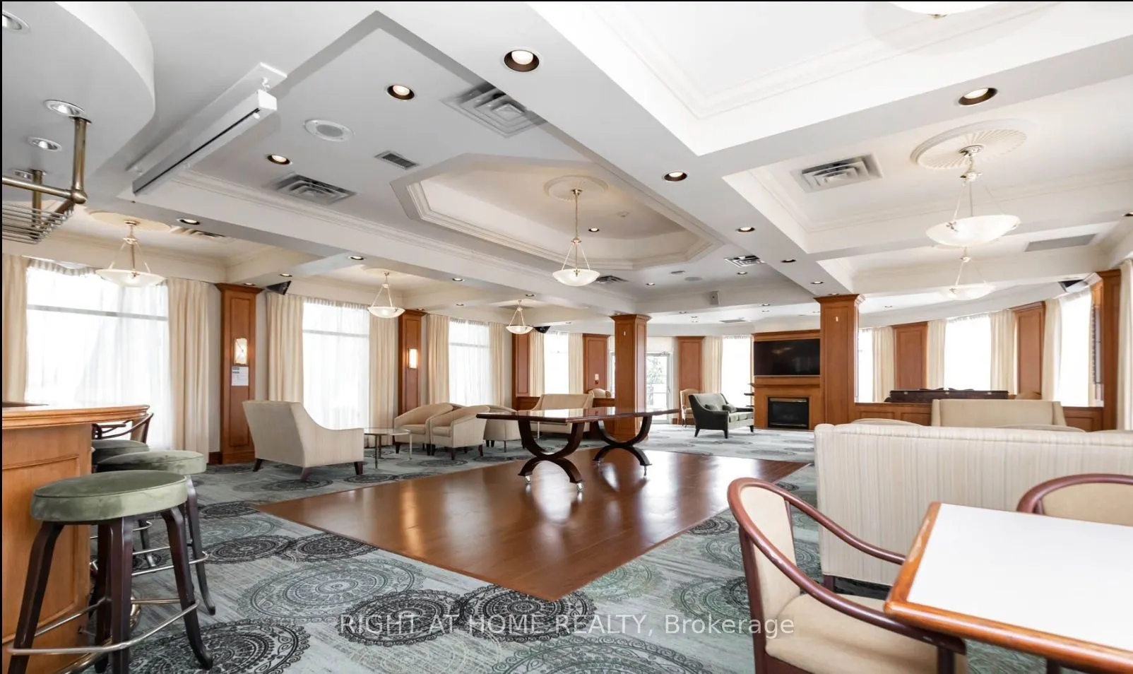 18 Concorde Place, #307