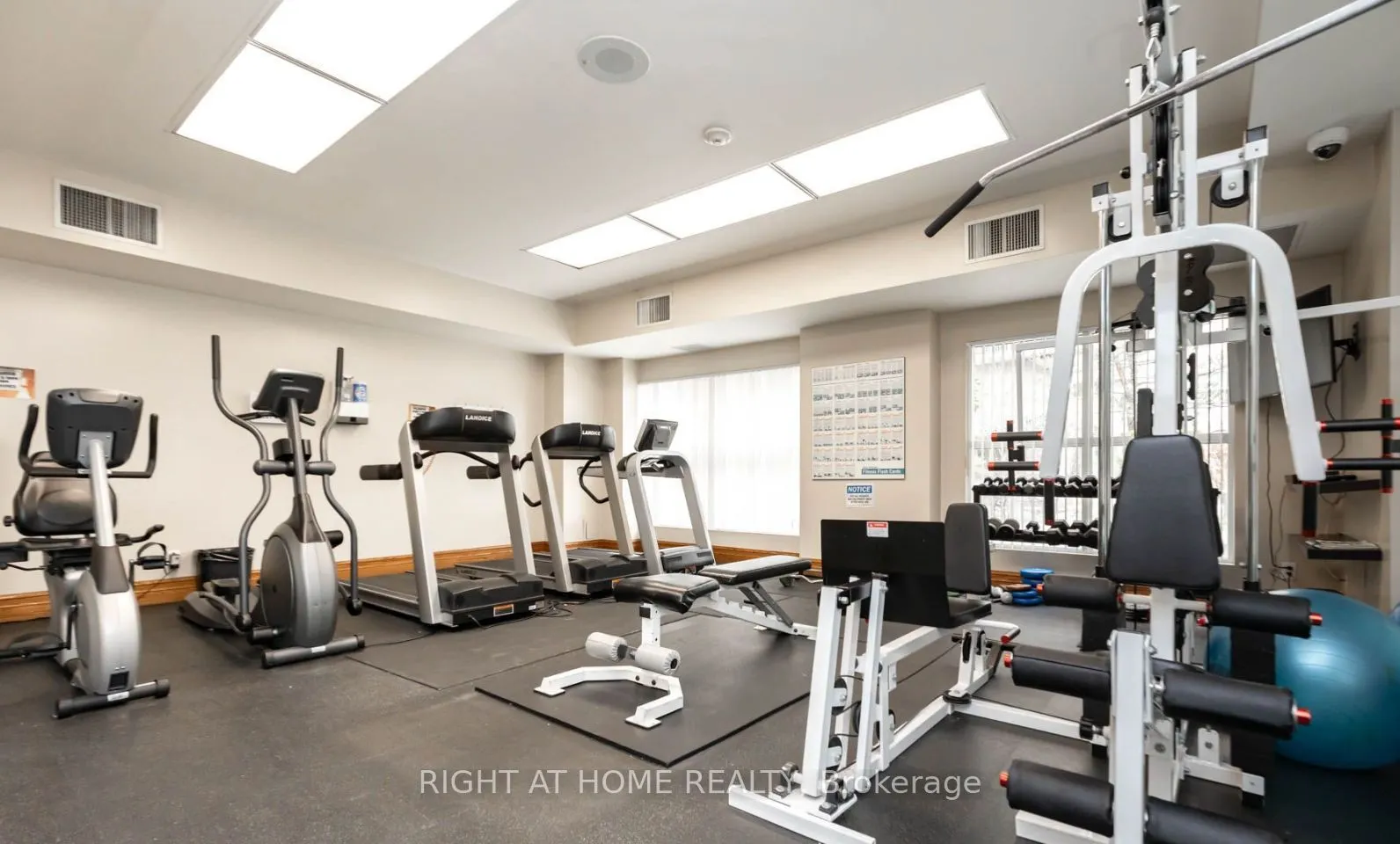 18 Concorde Place, #307