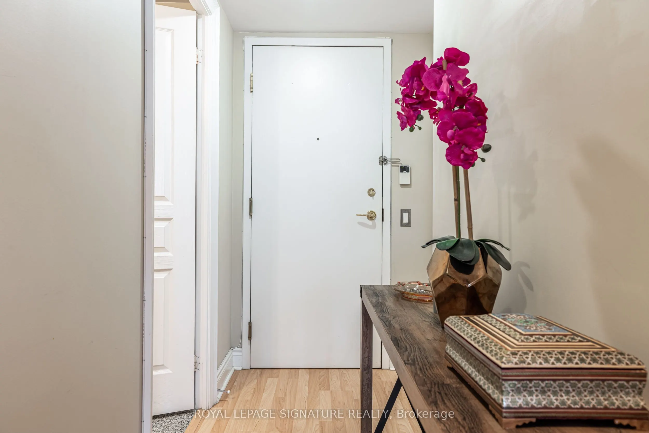 10 Northtown Way, #1806