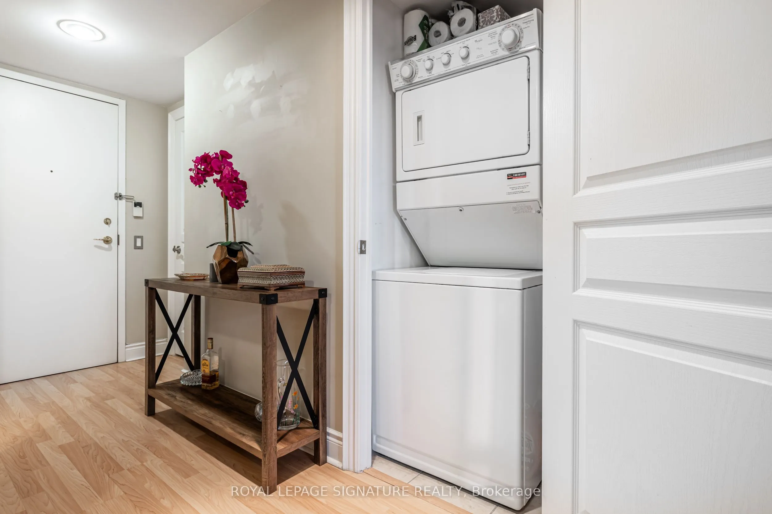 10 Northtown Way, #1806