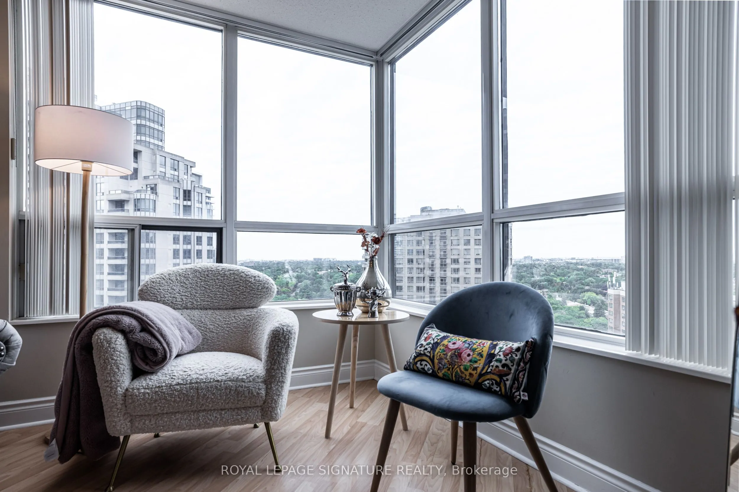 10 Northtown Way, #1806