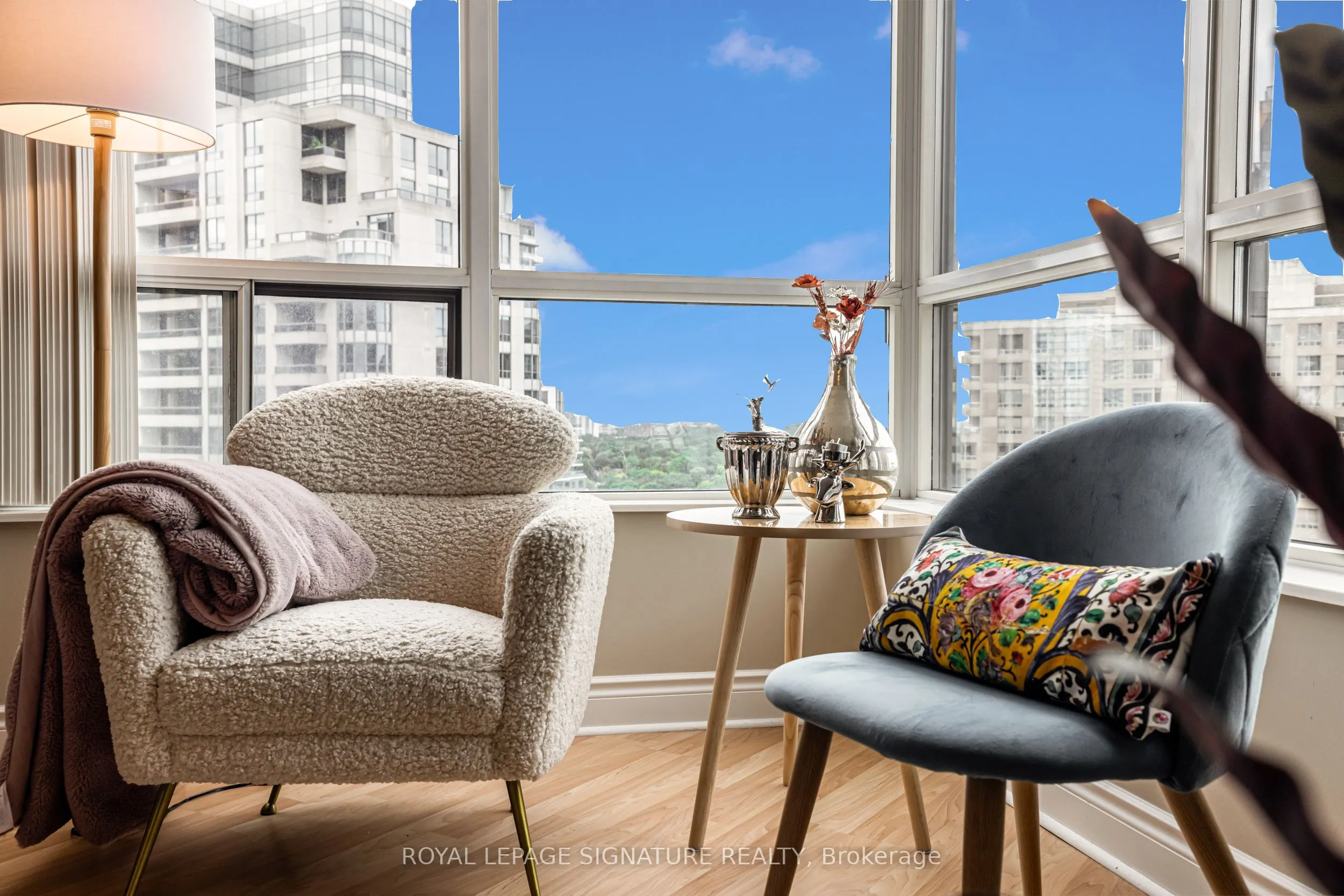 10 Northtown Way, #1806