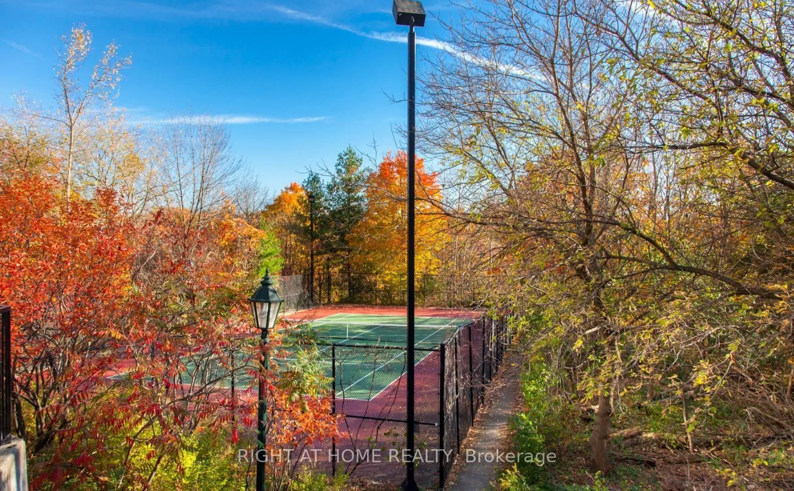 18 Concorde Place, #307