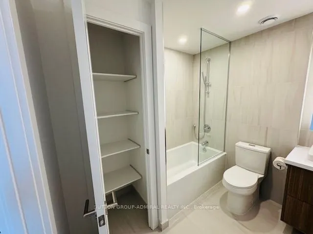 10 Inn on the park Drive, #1605
