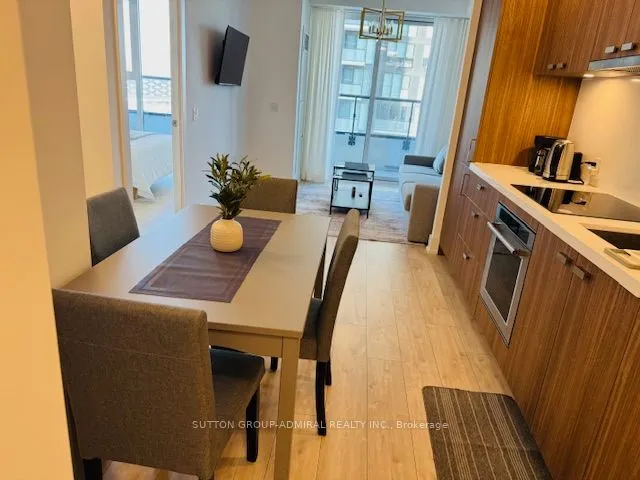 10 Inn on the park Drive, #1605