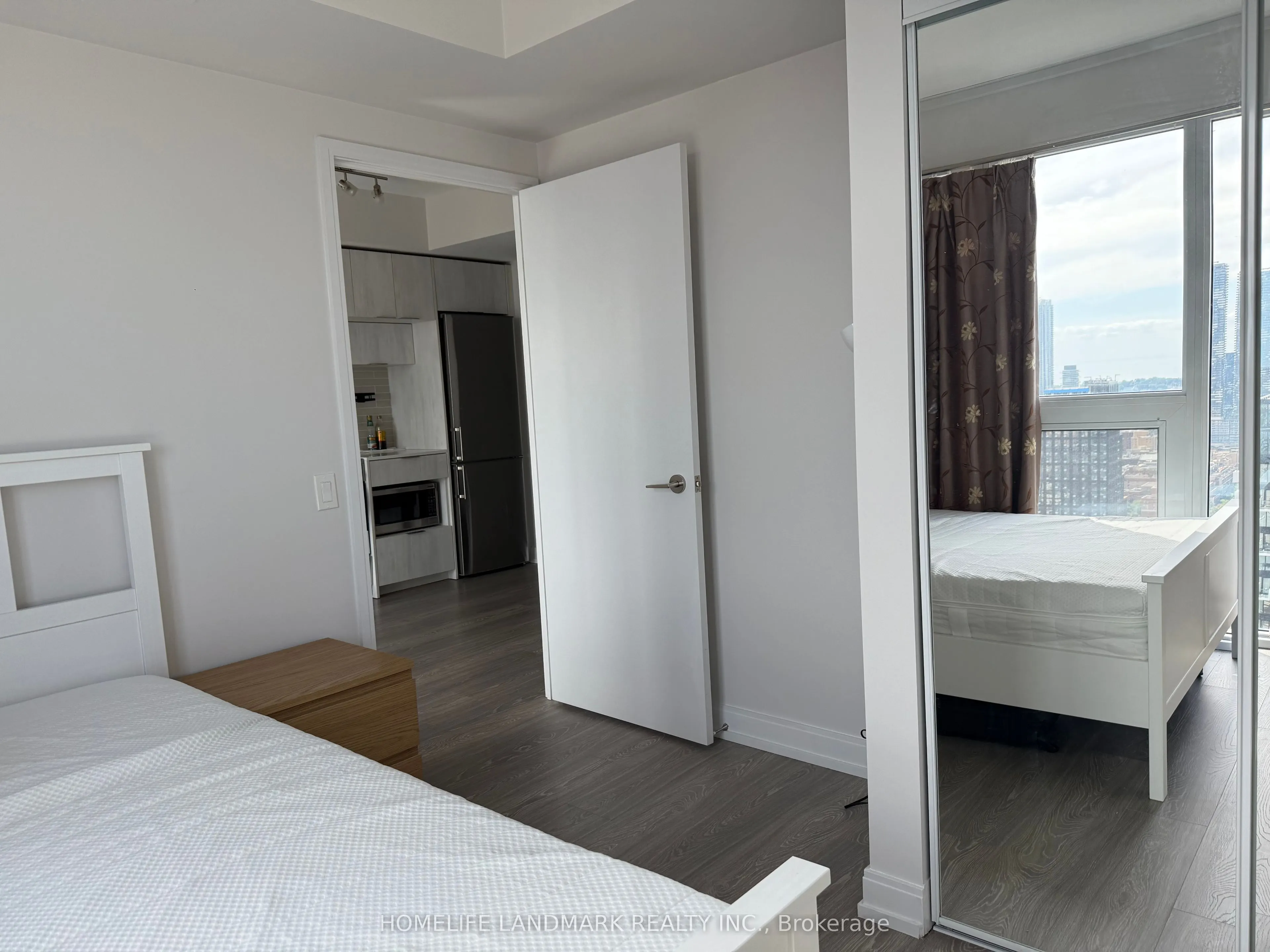 181 Dundas Street E, #4208