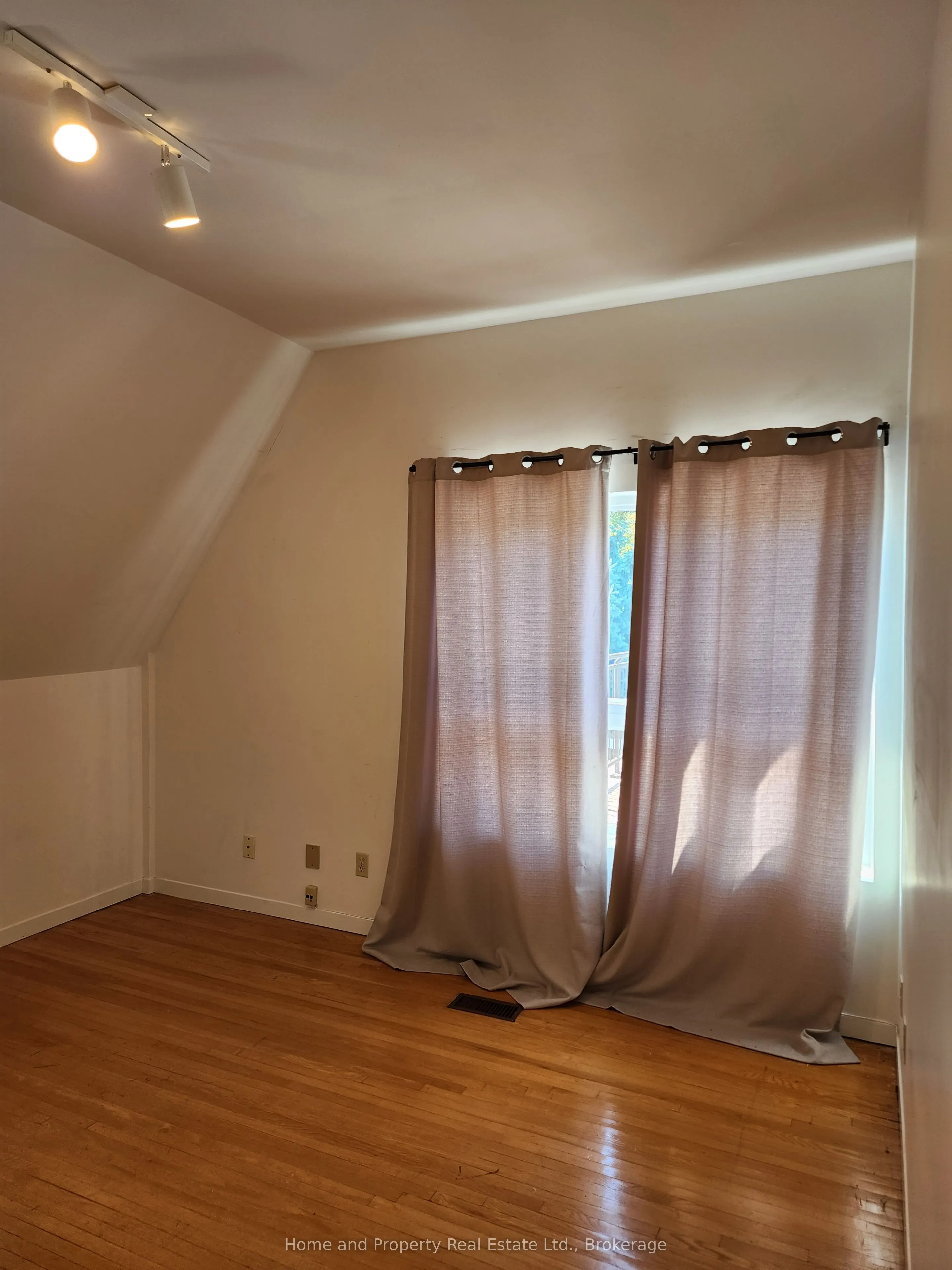 376 Berkeley Street, #Upper