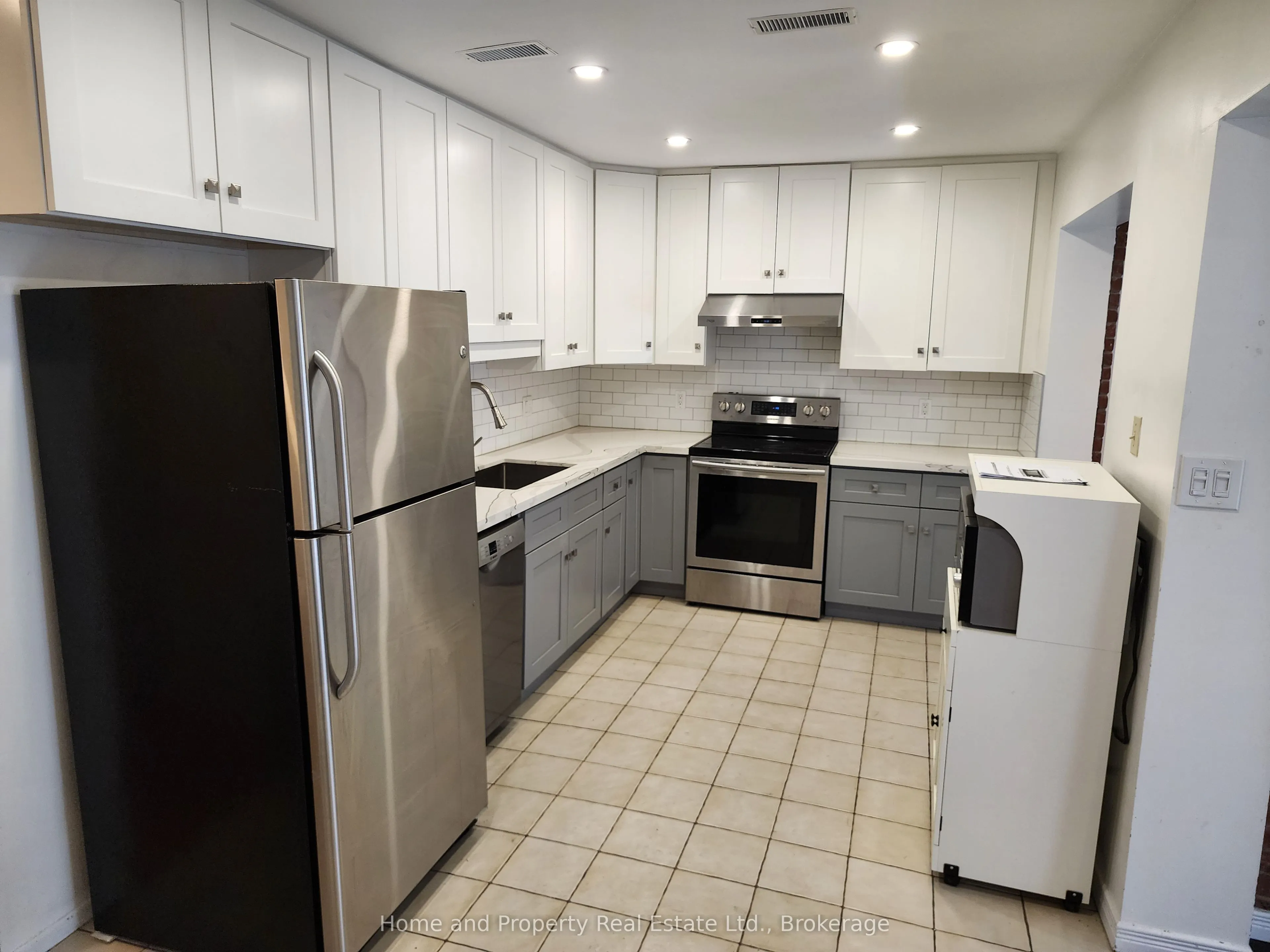 376 Berkeley Street, #Upper