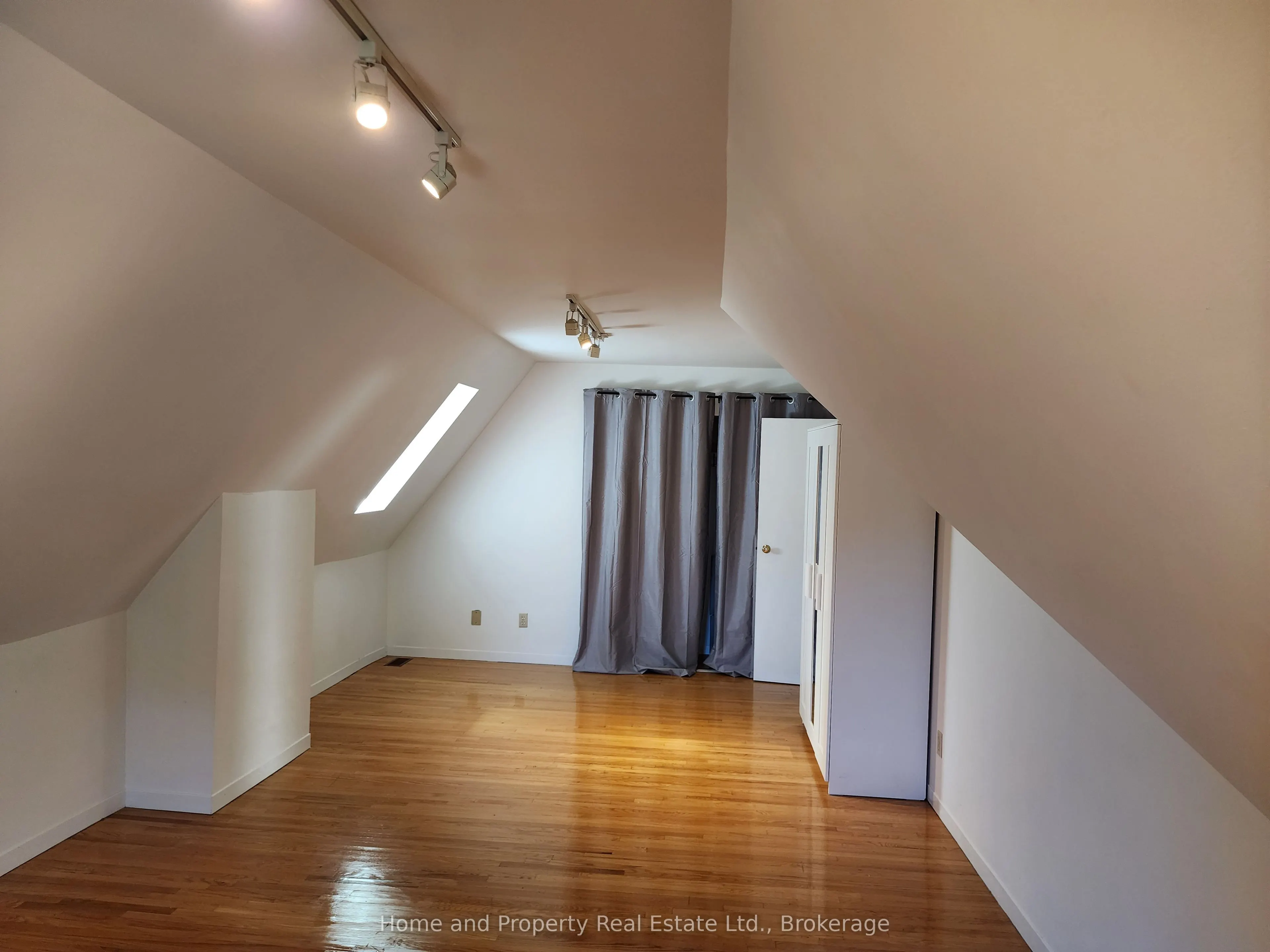 376 Berkeley Street, #Upper