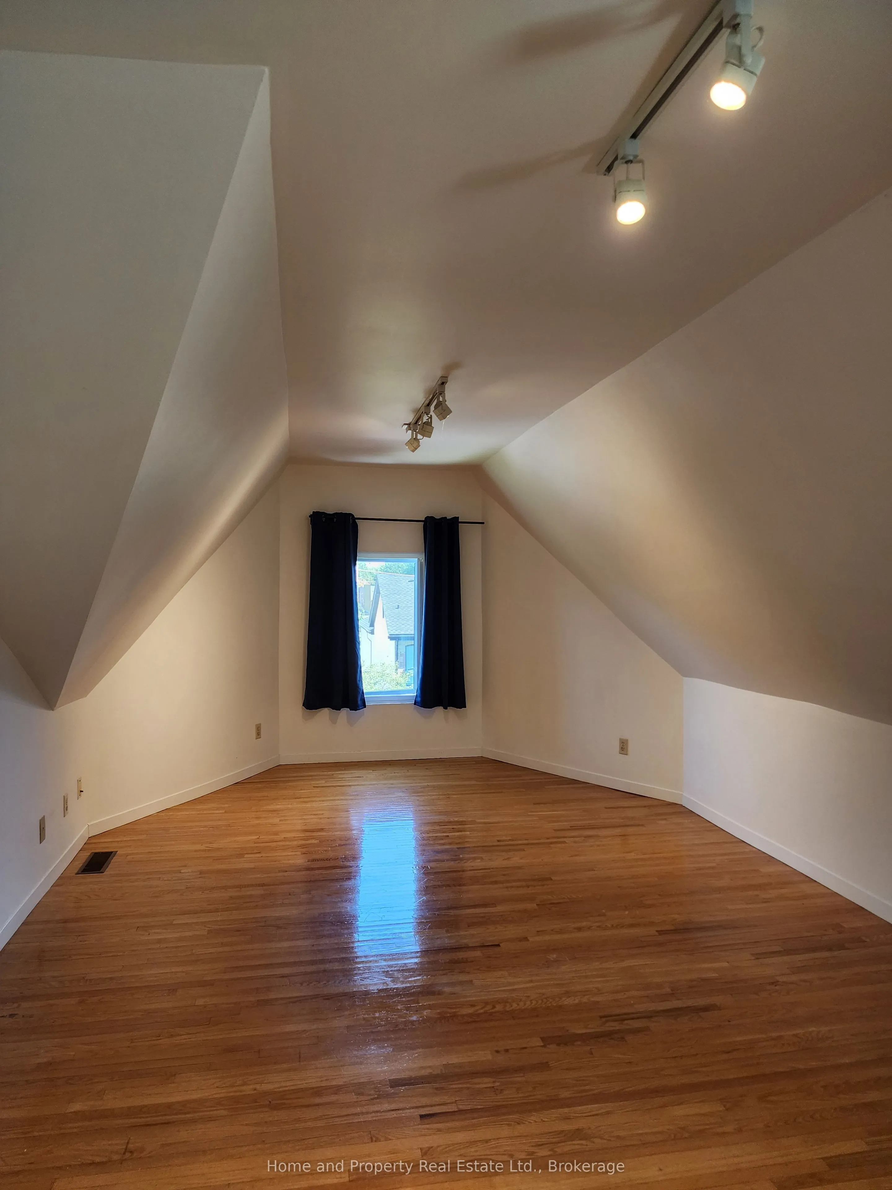 376 Berkeley Street, #Upper