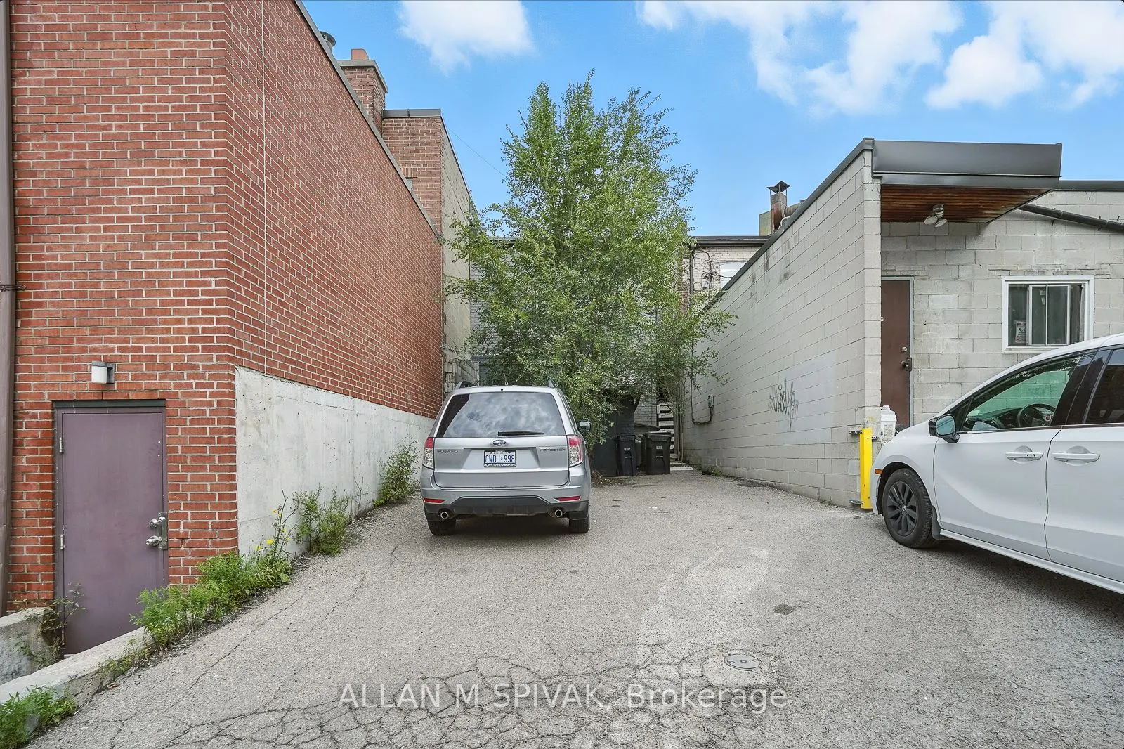 527 Eglinton Avenue W