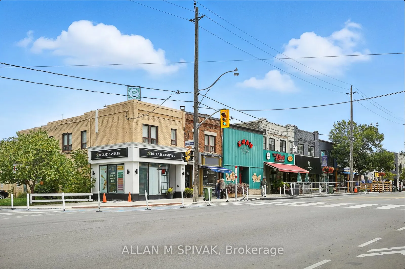 527 Eglinton Avenue W