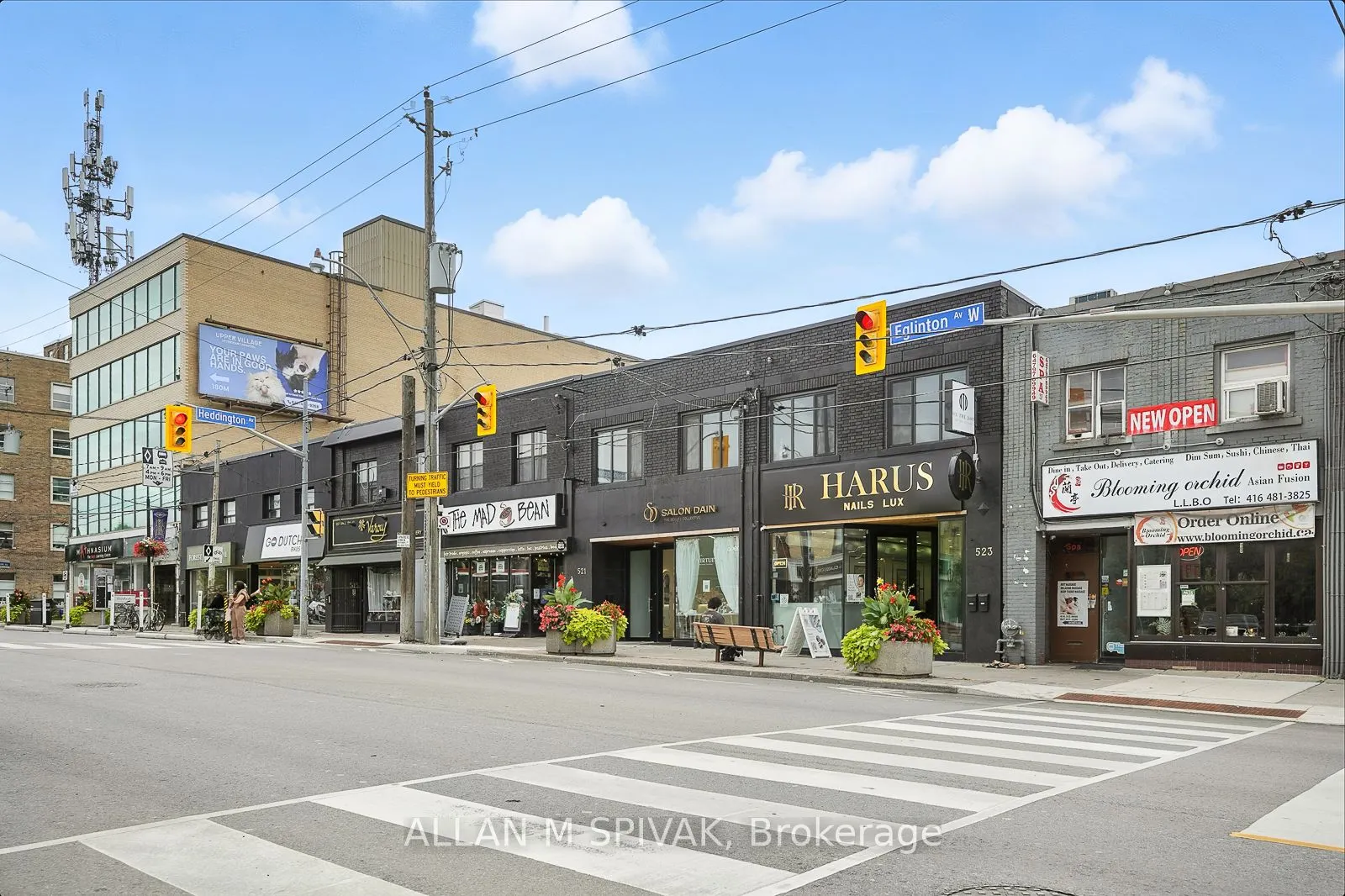 527 Eglinton Avenue W