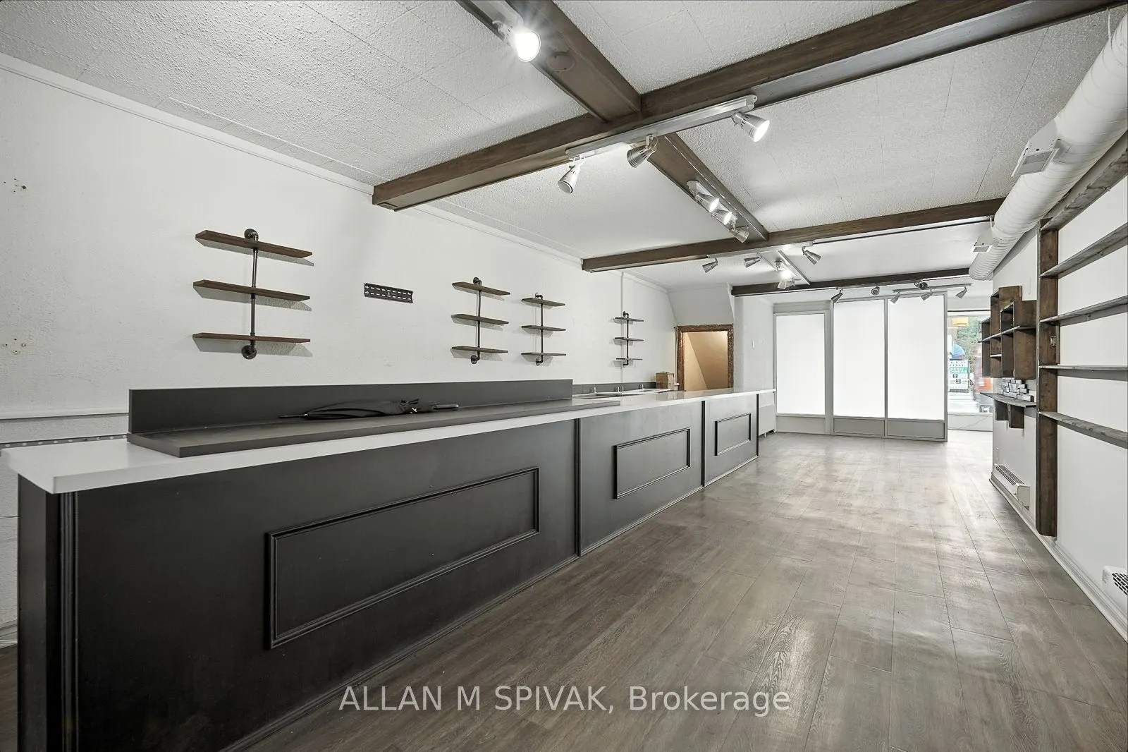 527 Eglinton Avenue W