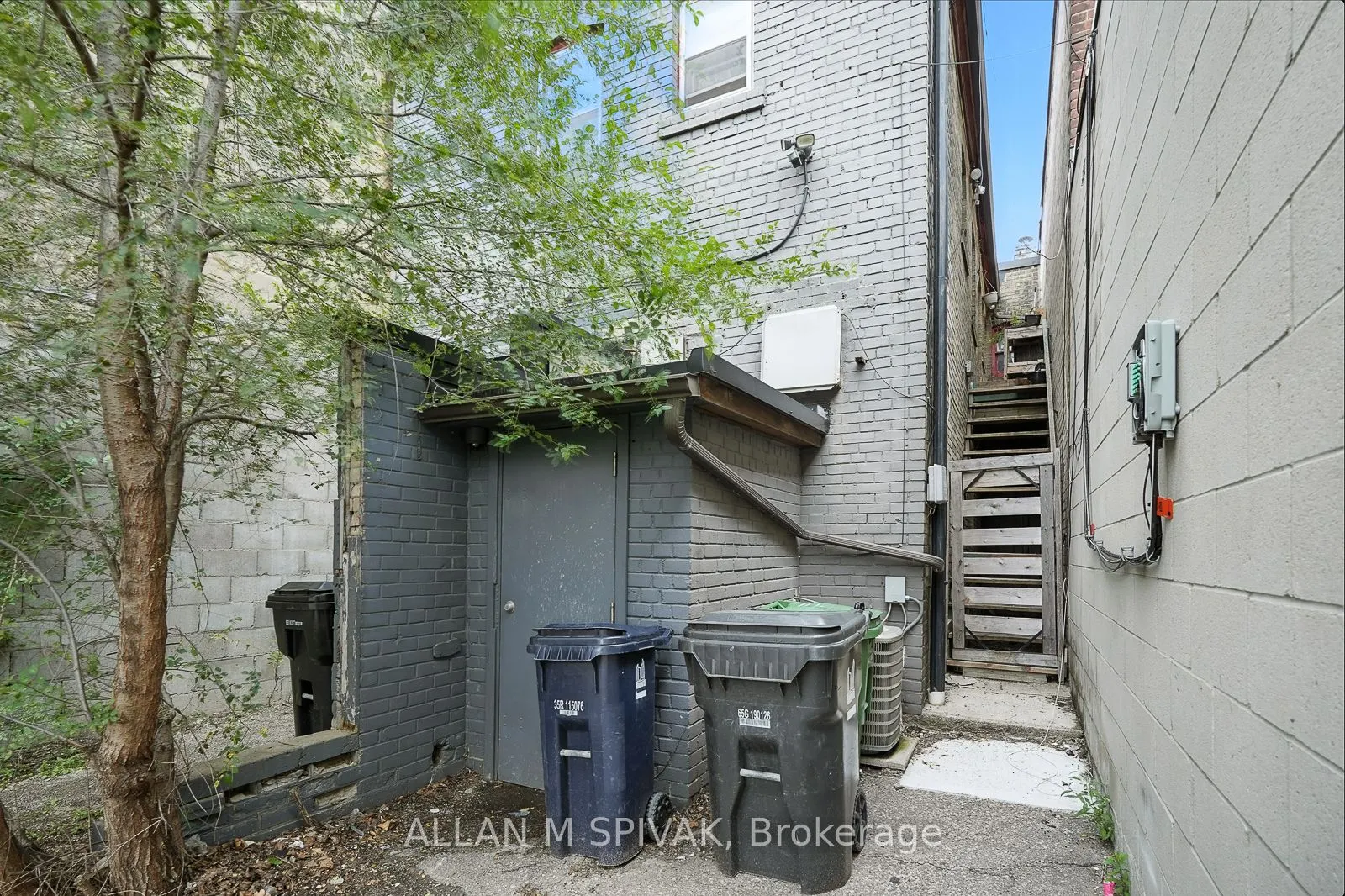527 Eglinton Avenue